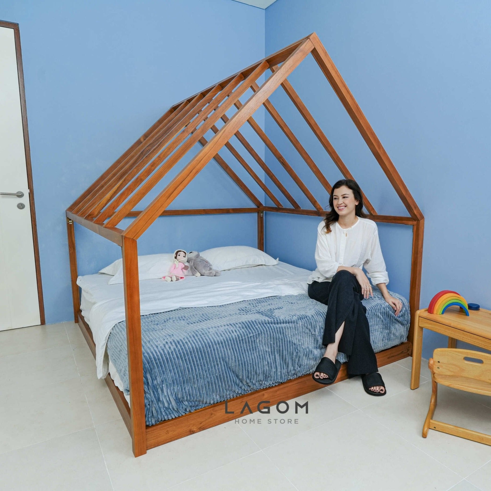 Tempat Tidur Anak Kayu Jati Matras 180 cm x 200 cm Mewah Unik