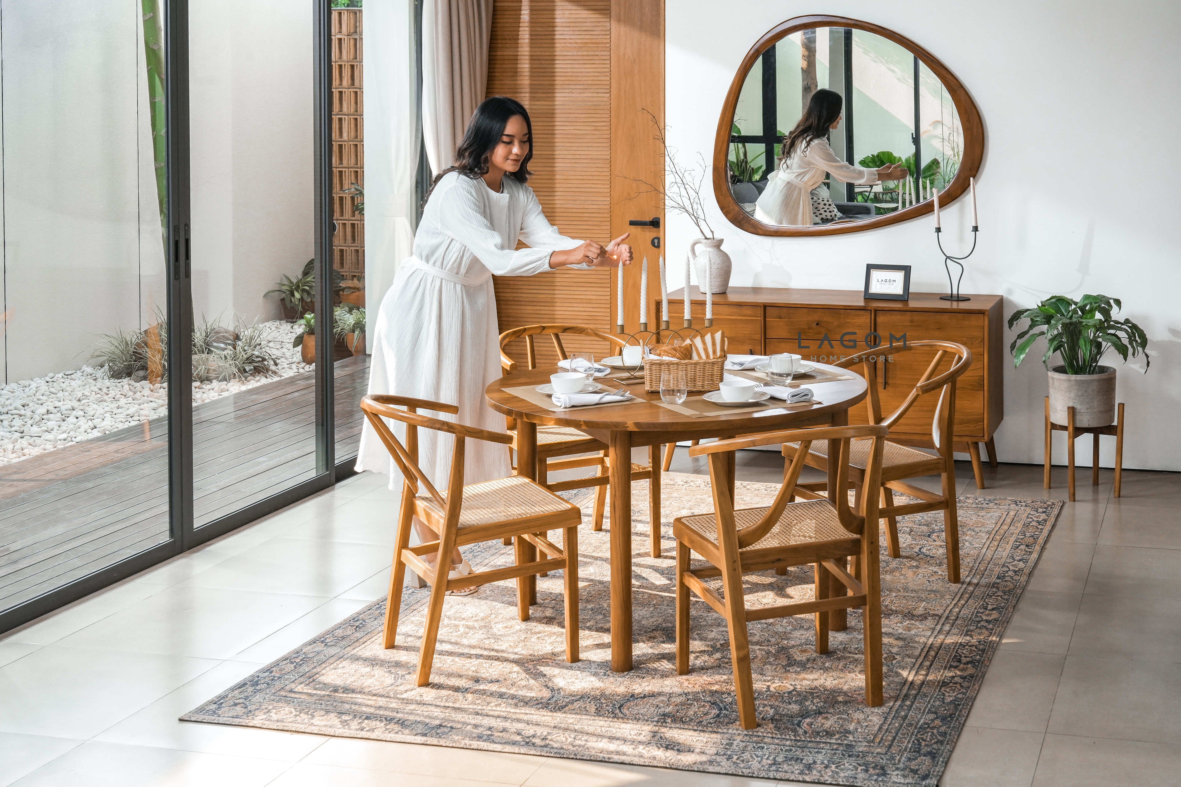 Bufet Kayu Jati dengan 2 Pintu dan 3 Laci Buffet Lagom Home Store Jati Furnitur Teak Furniture Jakarta