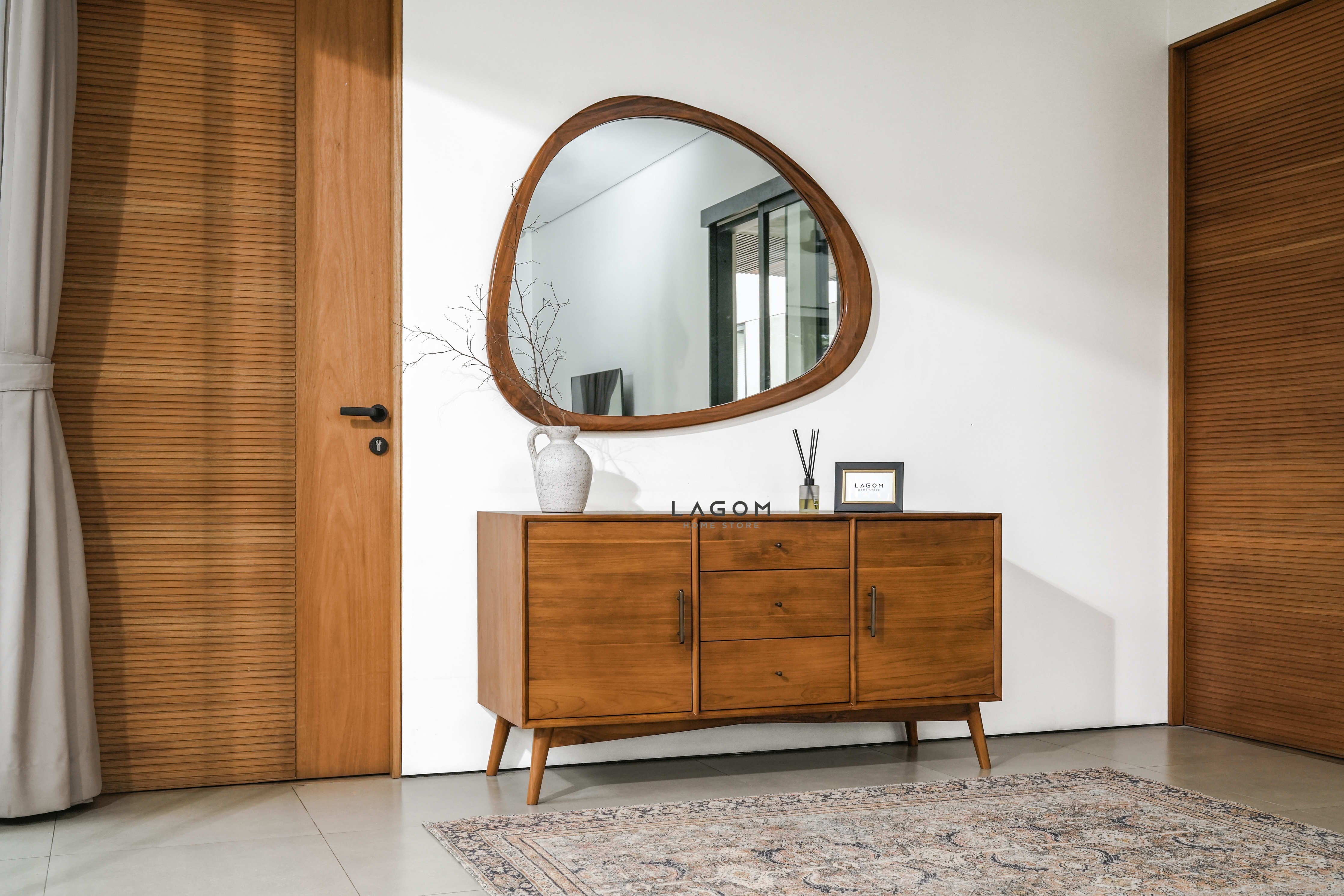 Bufet Kayu Jati dengan 2 Pintu dan 3 Laci Buffet Lagom Home Store Jati Furnitur Teak Furniture Jakarta