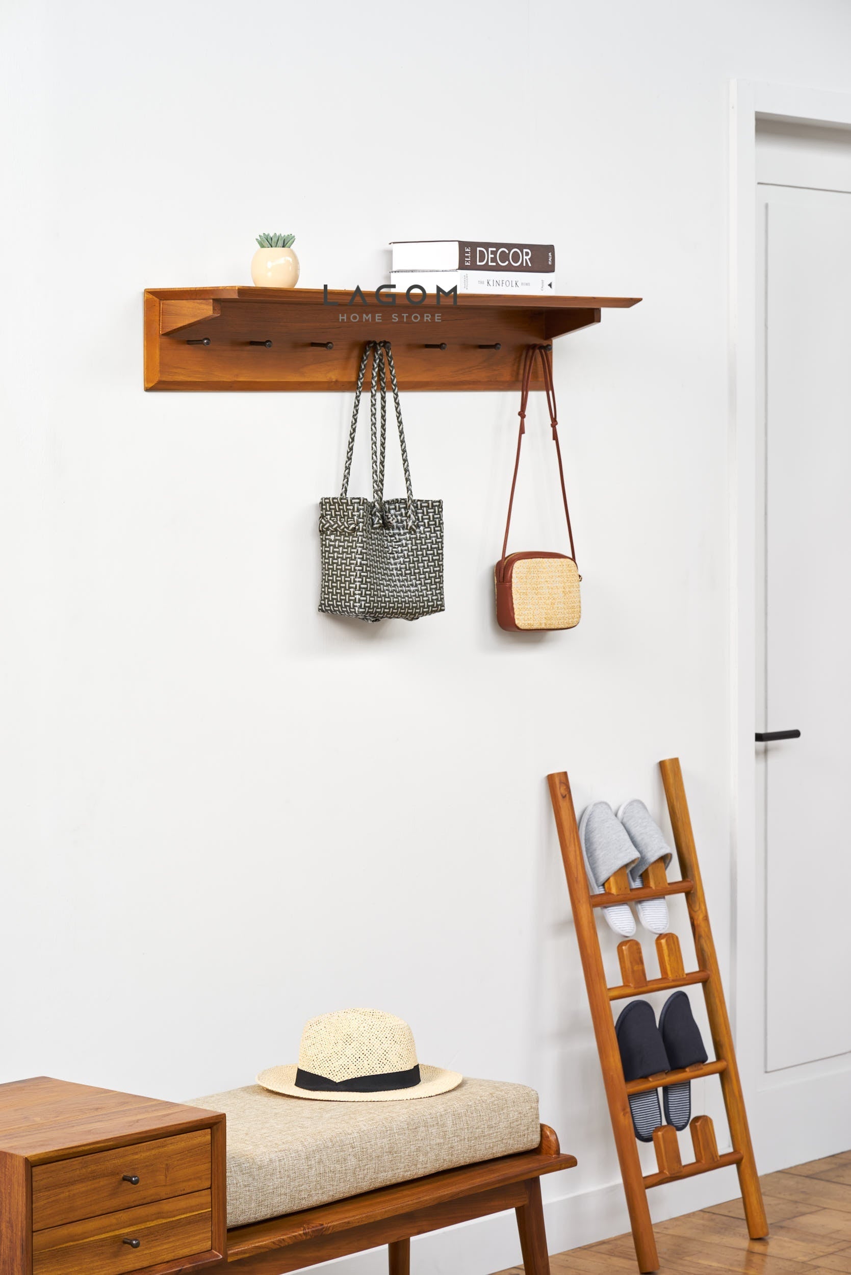 Gantungan Dinding dengan Ambalan Atas dari Kayu Jati Solid Wall Coat Hanger Lagom Home Store Jati Furnitur Teak Furniture Jakarta