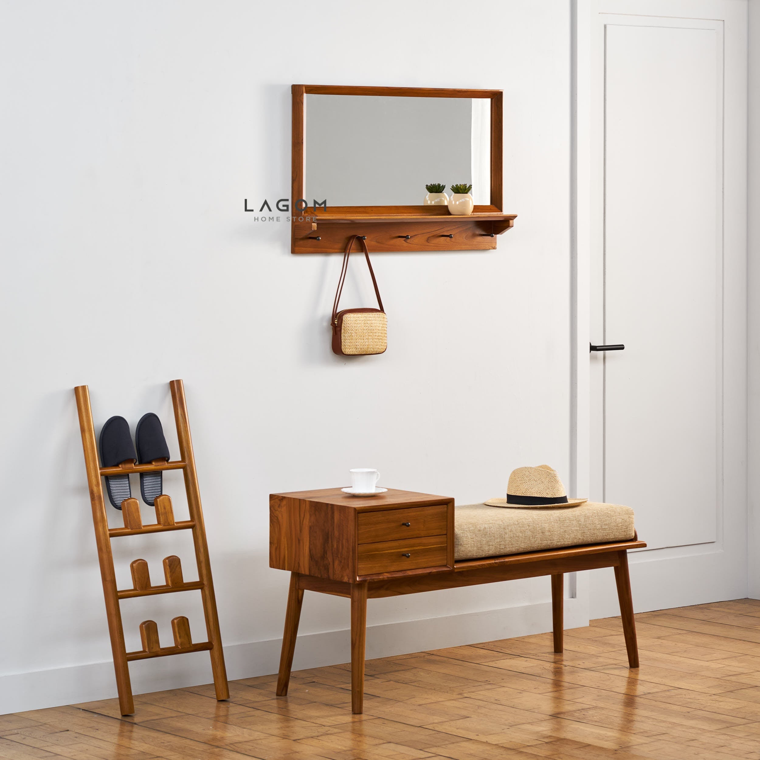 Gantungan Dinding Jati dengan Cermin dan Ambalan Kecil Wall Coat Hanger Lagom Home Store Jati Furnitur Teak Furniture Jakarta