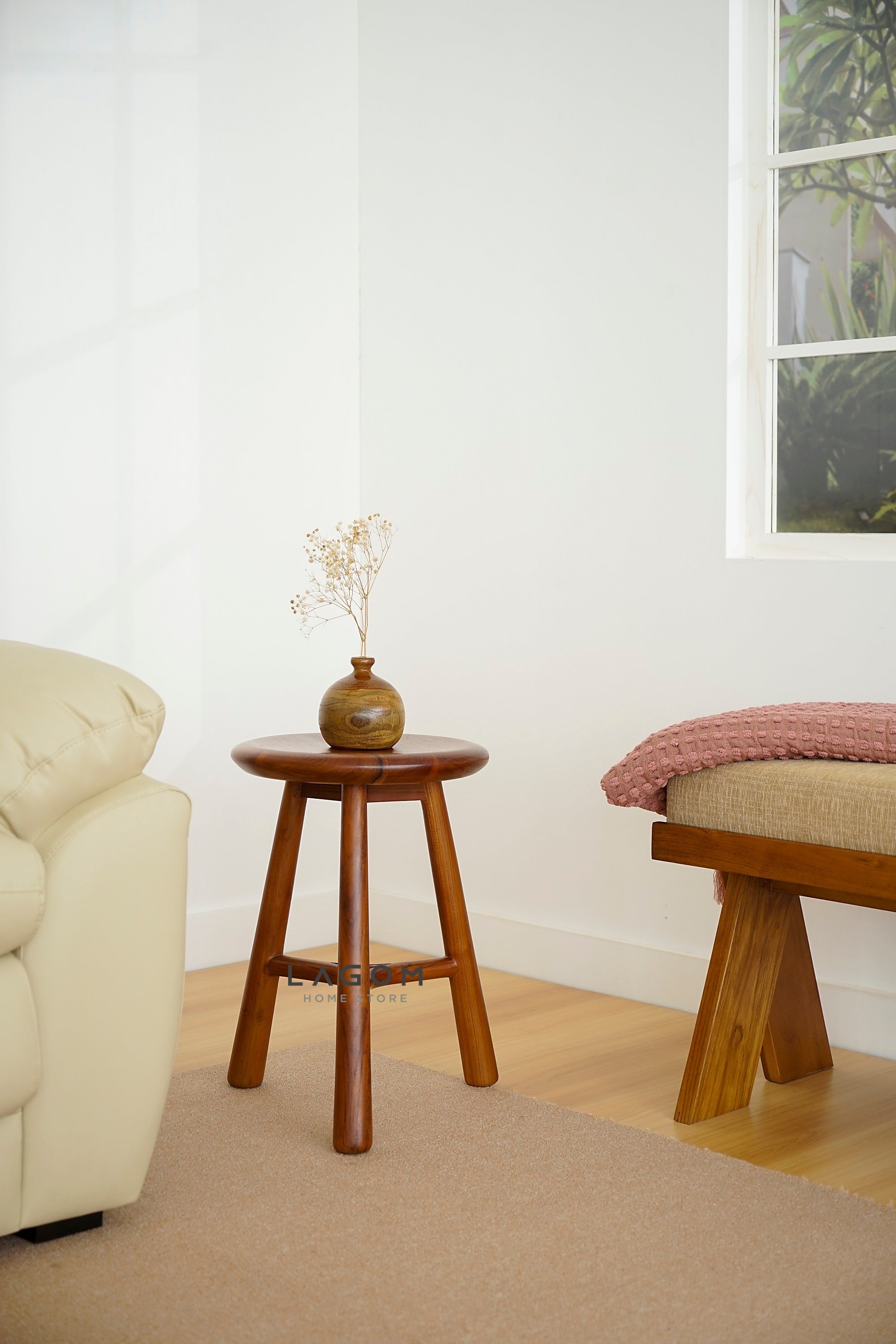 Kursi Cafe/Bar Kayu Jati Estetik dan Minimalis Bar Stool Lagom Home Store Jati Furnitur Teak Furniture Jakarta