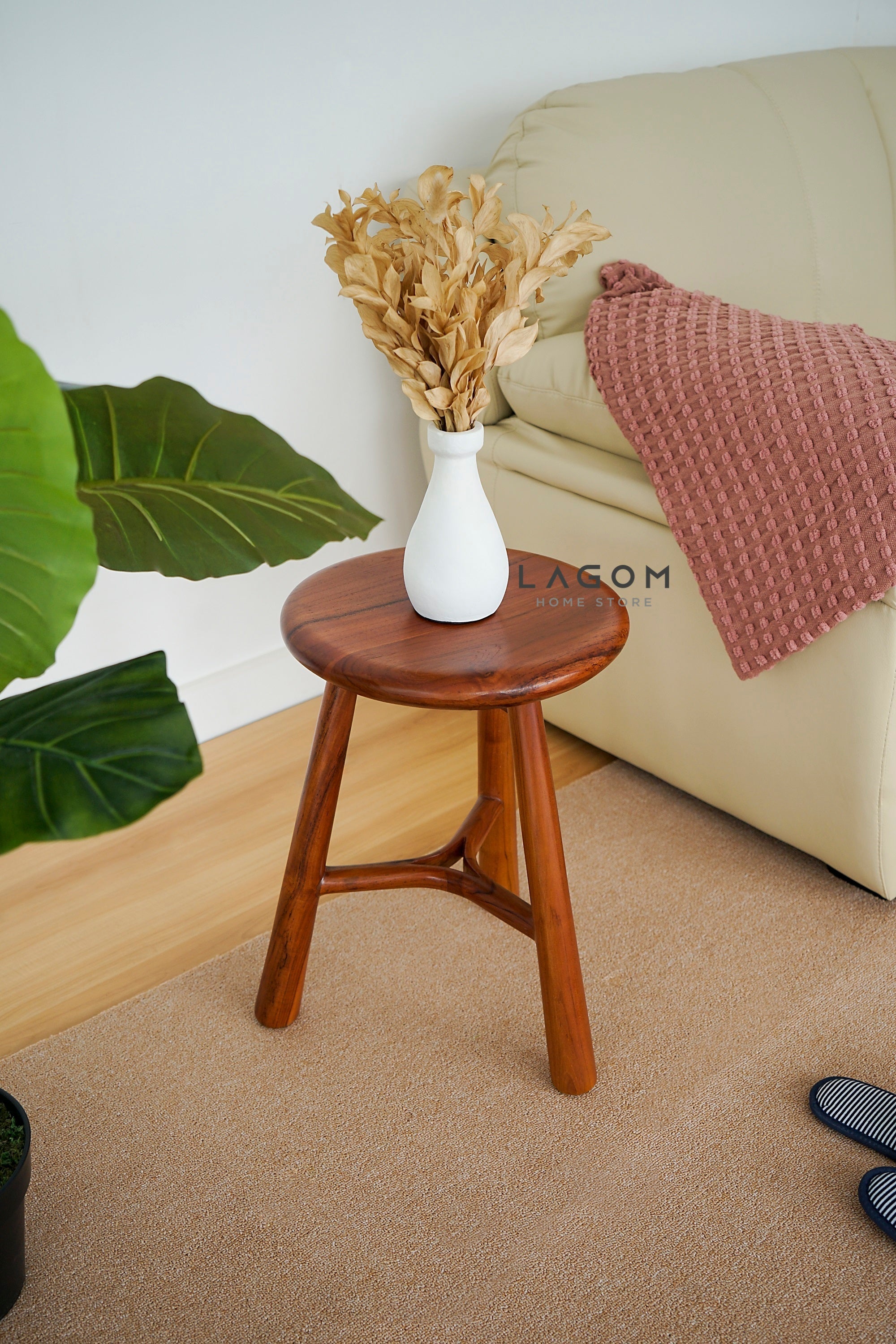 Kursi Cafe/Bar Kayu Jati Estetik dan Minimalis Bar Stool Lagom Home Store Jati Furnitur Teak Furniture Jakarta