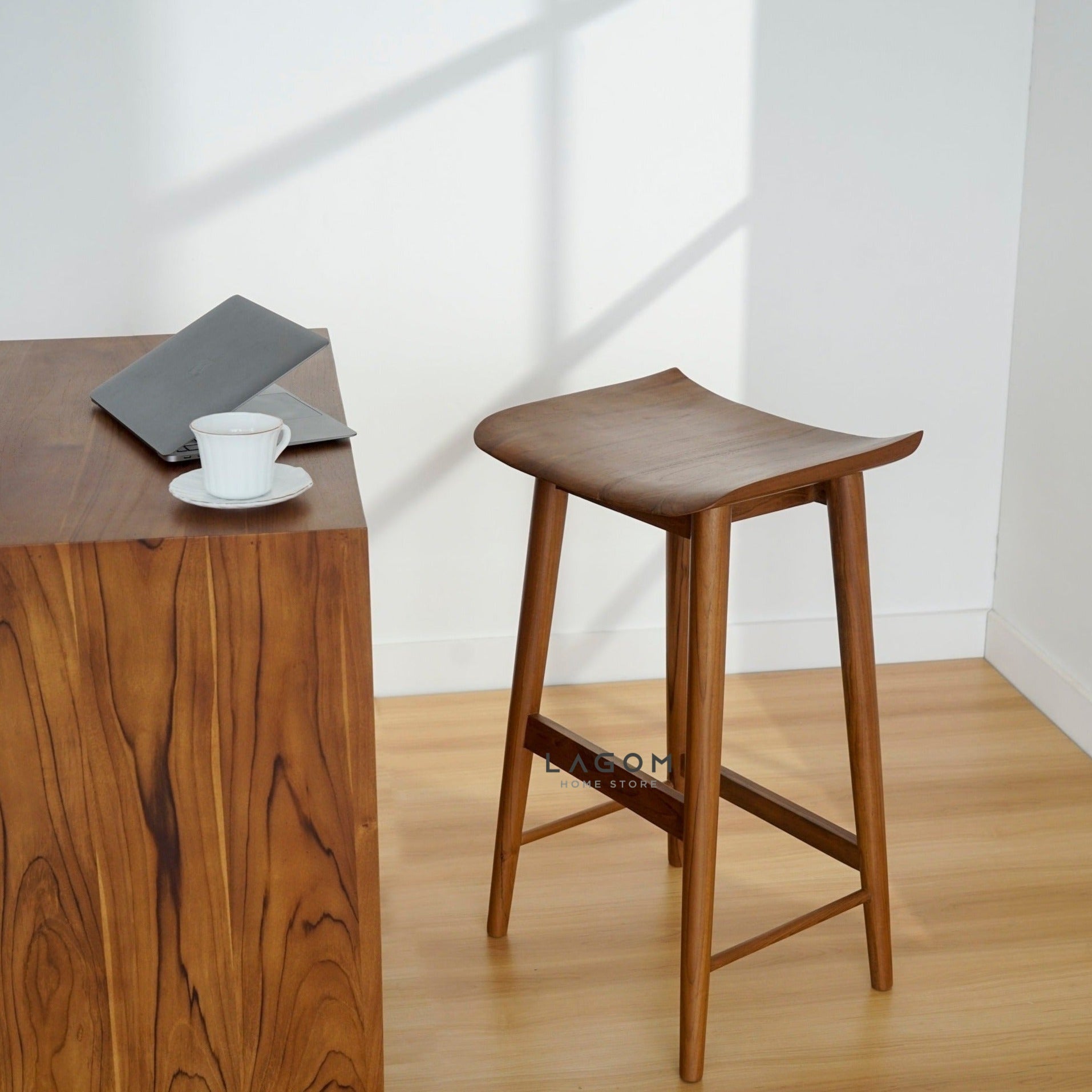 Kursi Cafe/Bar Unik Kayu Jati Minimalis Bar Stool Lagom Home Store Jati Furnitur Teak Furniture Jakarta