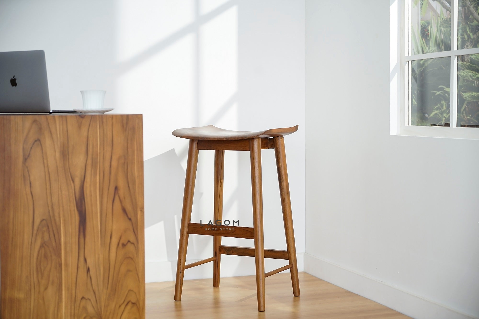 Kursi Cafe/Bar Unik Kayu Jati Minimalis Bar Stool Lagom Home Store Jati Furnitur Teak Furniture Jakarta