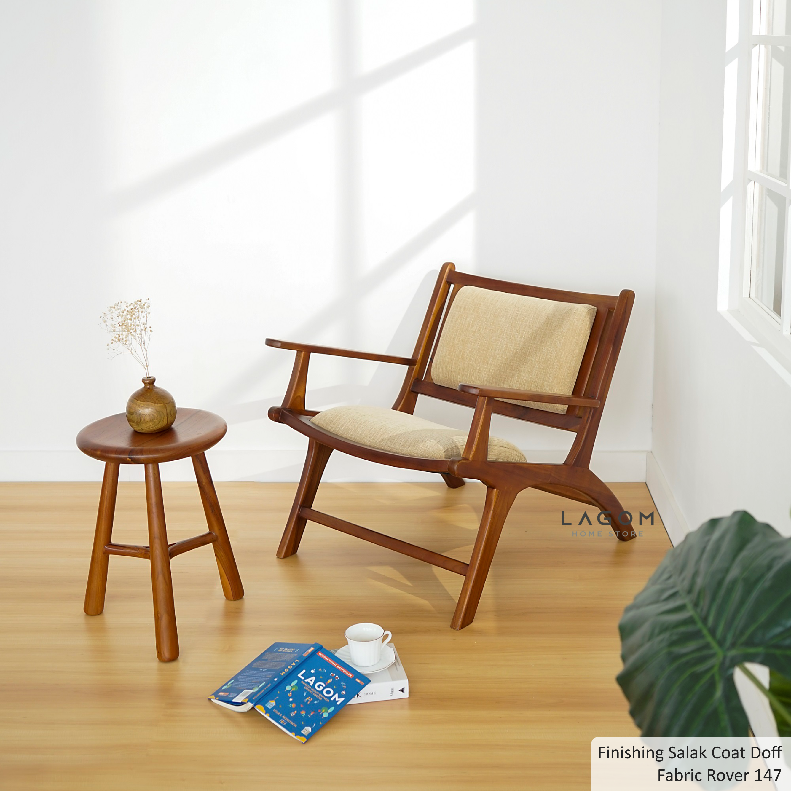 Kursi Santai Kayu Jati dengan Premium Cushion Chair Lagom Home Store Jati Furnitur Teak Furniture Jakarta