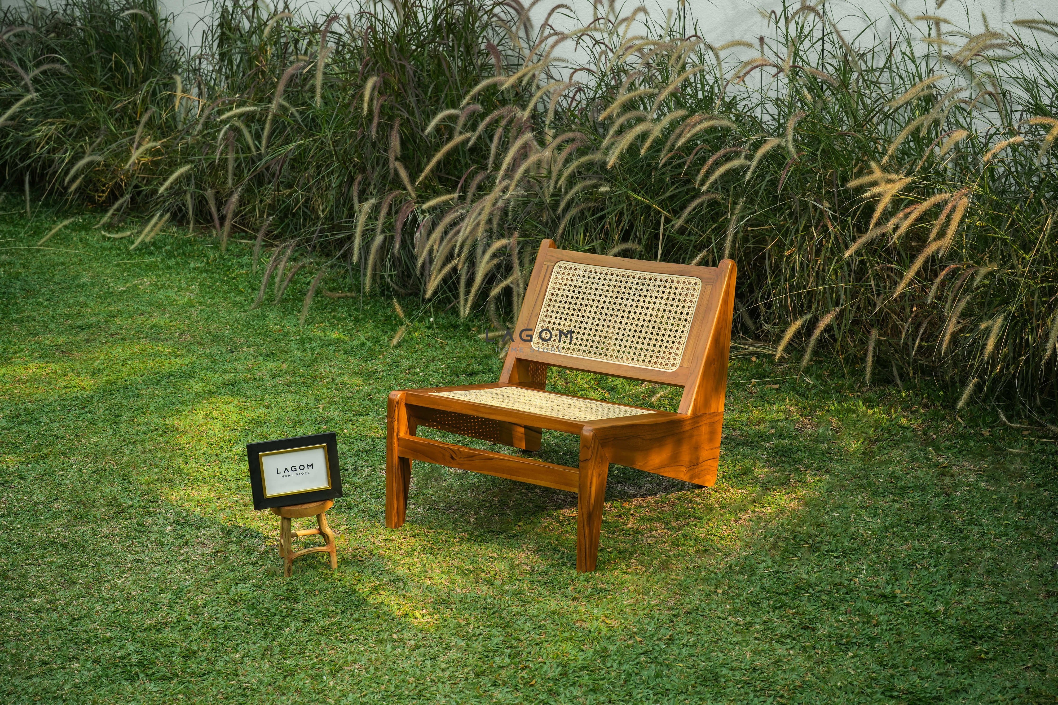 Kursi Santai Unik Indoor/Semi-Outdoor dari Rotan dan Kayu Jati Chair Lagom Home Store Jati Furnitur Teak Furniture Jakarta