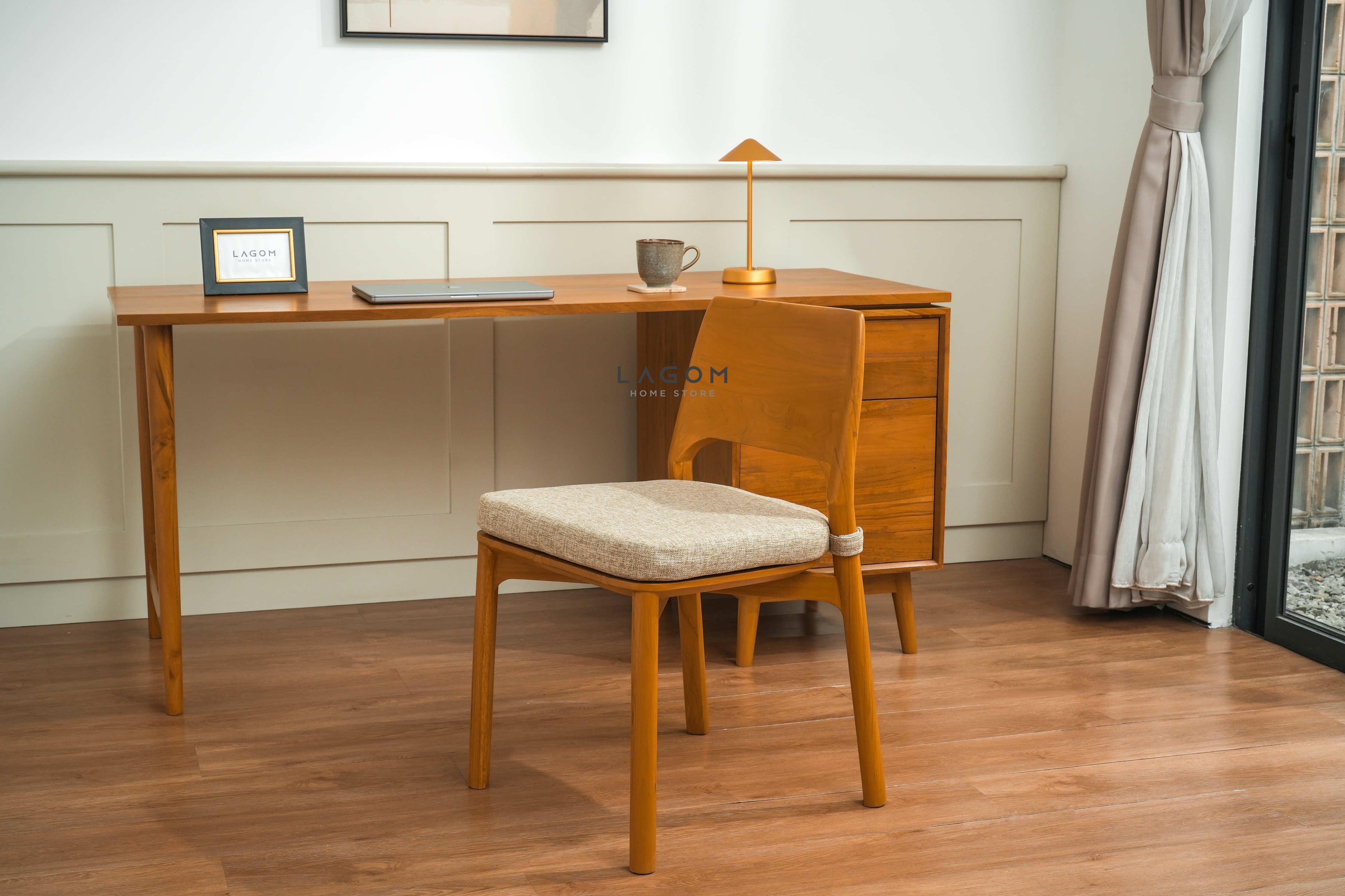 Meja Kerja Minimalis dengan 2 Laci dari Kayu Jati Solid Desk Lagom Home Store Jati Furnitur Teak Furniture Jakarta