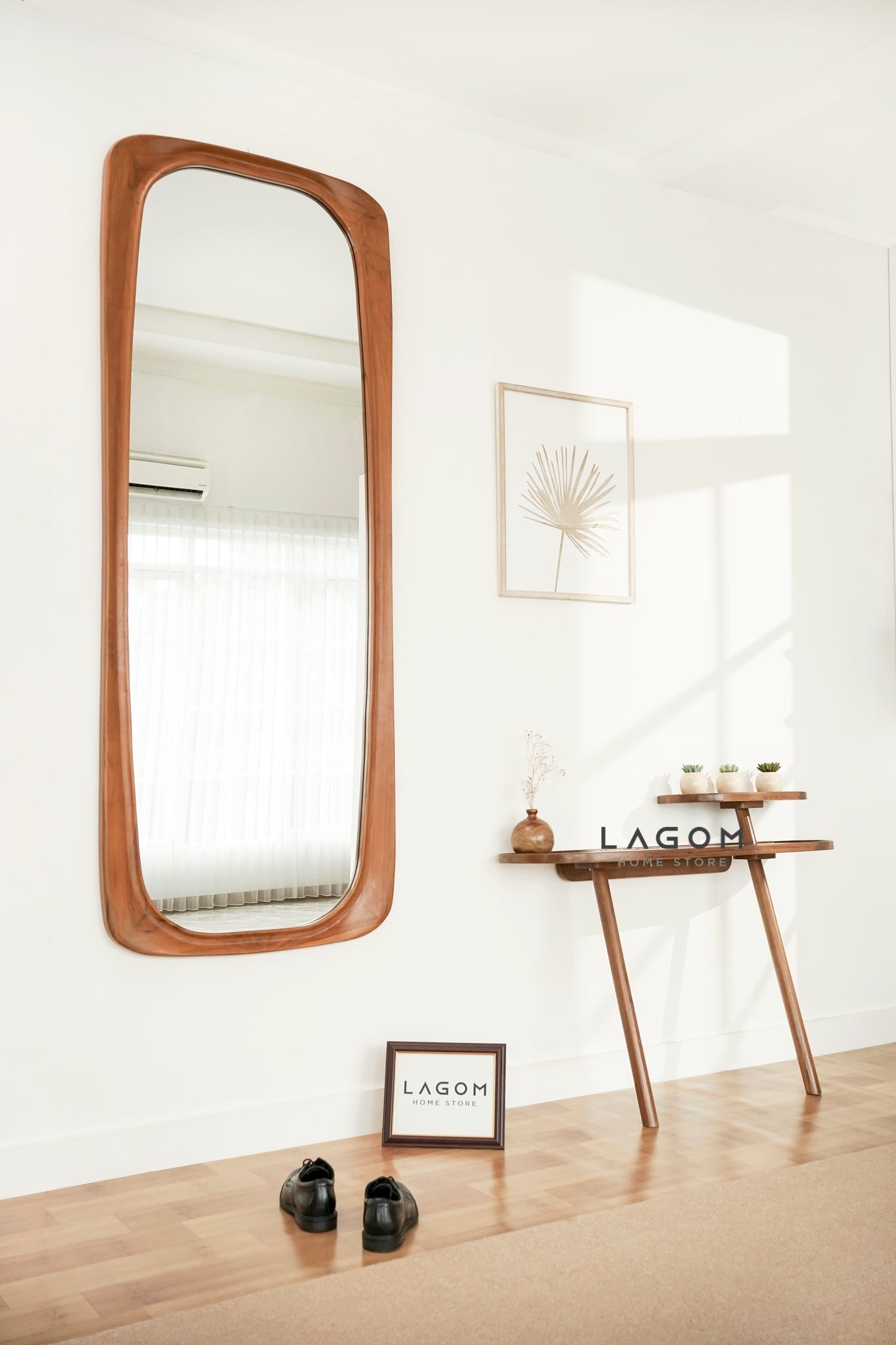 Meja Konsol Dinding Estetis dari Kayu Jati Console Table Lagom Home Store Jati Furnitur Teak Furniture Jakarta