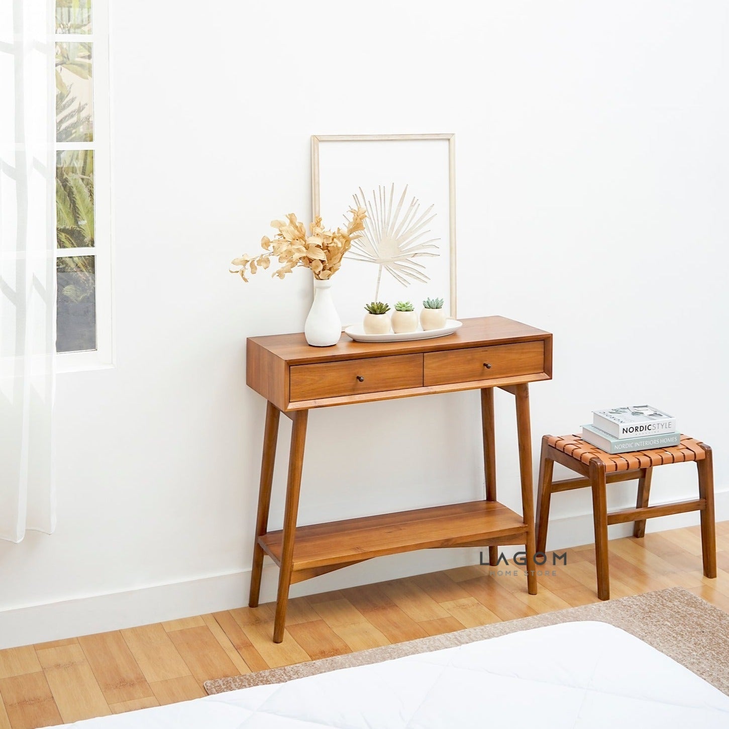 Meja Konsol Dua Laci dan Ambalan dari Kayu Jati Solid