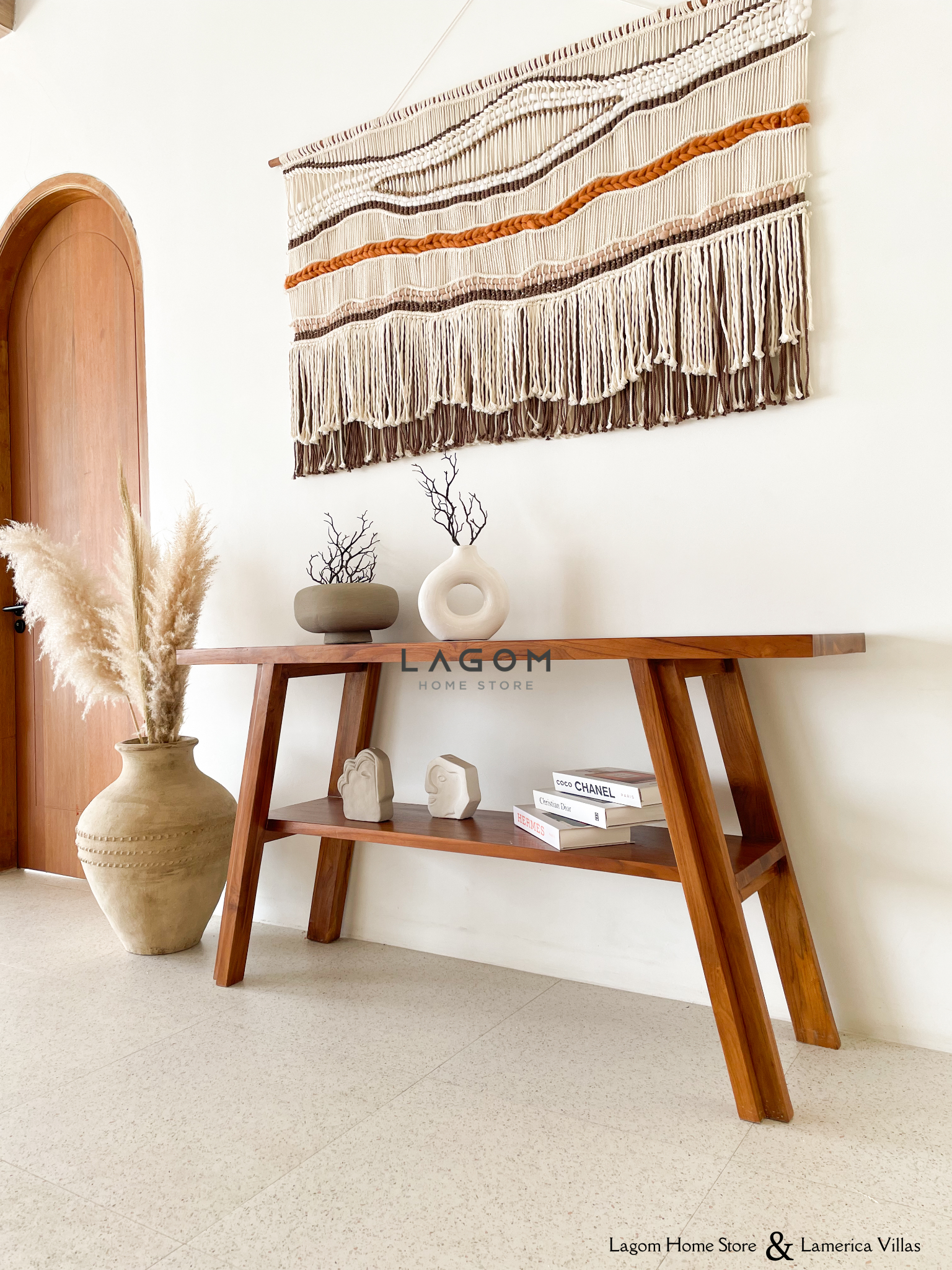Meja Konsol Eksklusif dengan Ambalan dari Kayu Jati Console Table Lagom Home Store Jati Furnitur Teak Furniture Jakarta