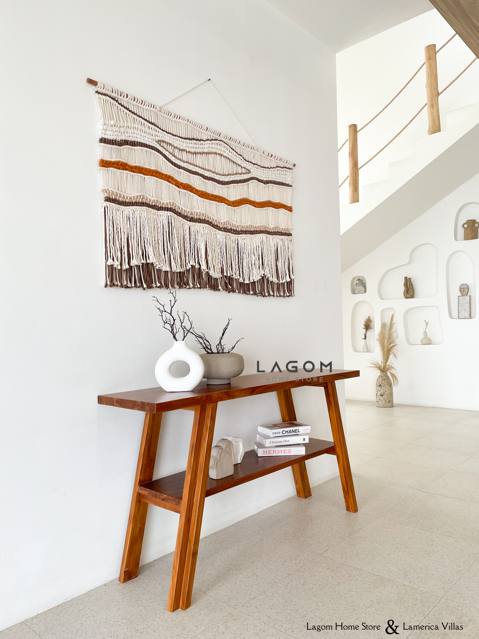 Meja Konsol Eksklusif dengan Ambalan dari Kayu Jati Console Table Lagom Home Store Jati Furnitur Teak Furniture Jakarta