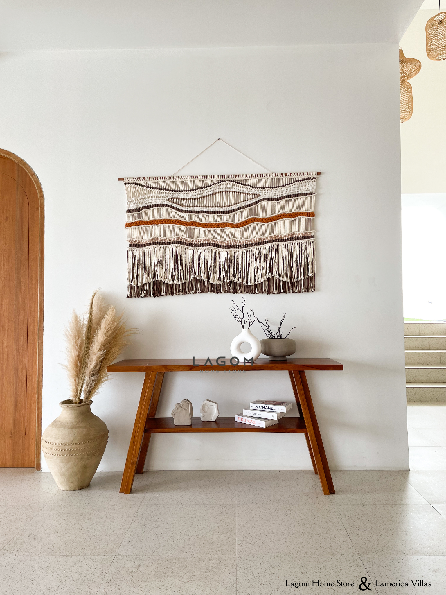 Meja Konsol Eksklusif dengan Ambalan dari Kayu Jati Console Table Lagom Home Store Jati Furnitur Teak Furniture Jakarta