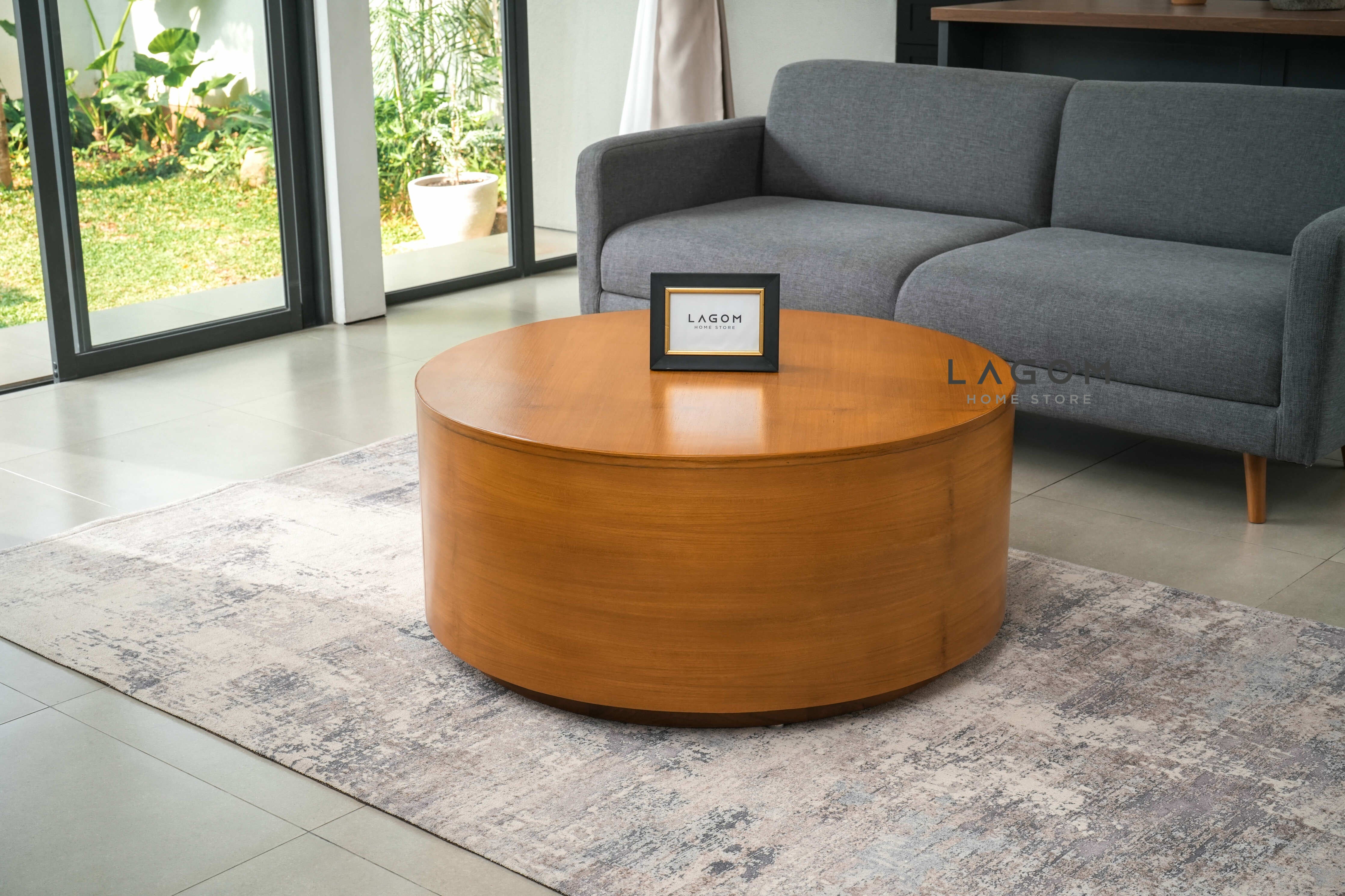Meja Kopi Bulat dari Kayu Jati - Diameter 92 cm Coffee Table Lagom Home Store Jati Furnitur Teak Furniture Jakarta