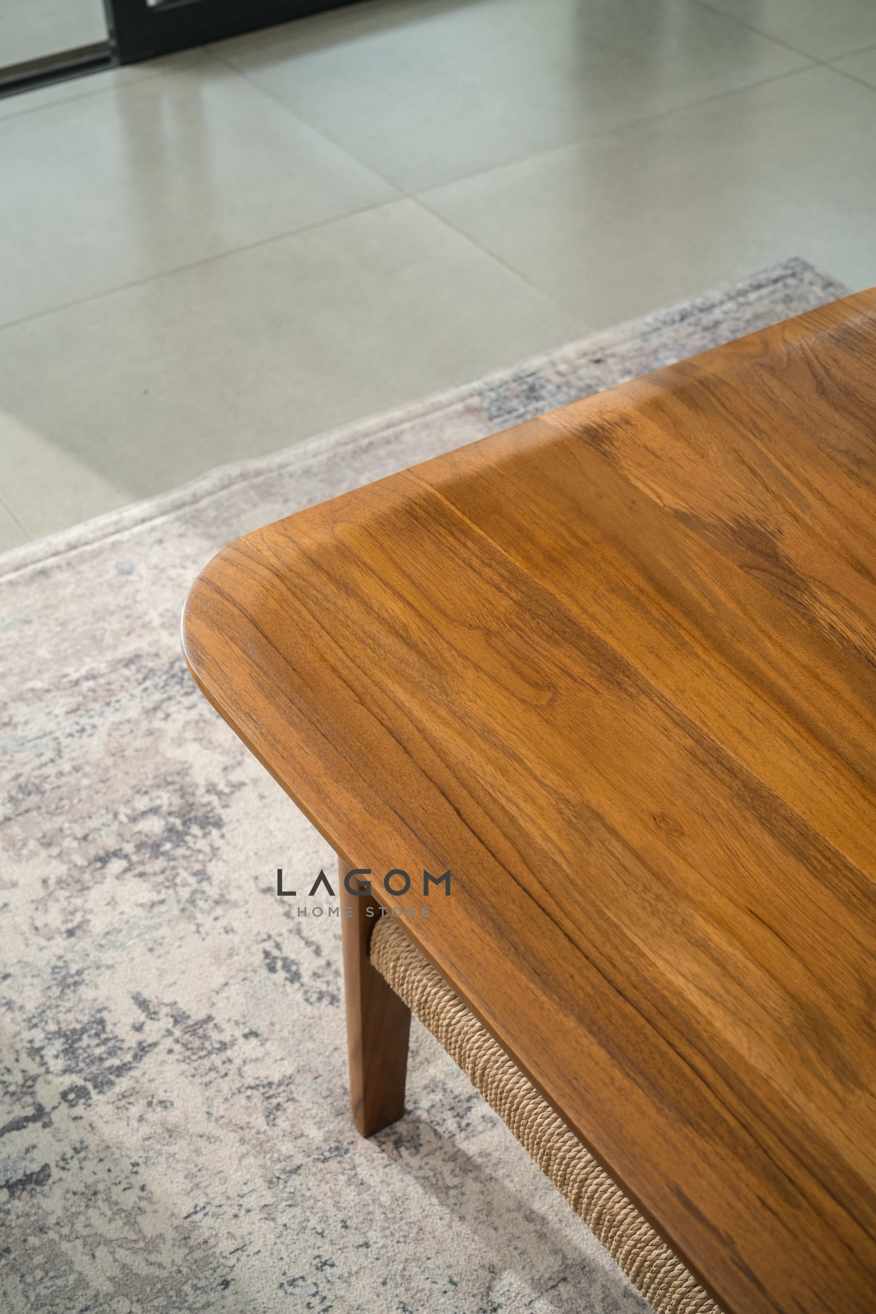 Meja Kopi Kayu Jati dengan Ambalan Bentuk Persegi Panjang Coffee Table Lagom Home Store Jati Furnitur Teak Furniture Jakarta