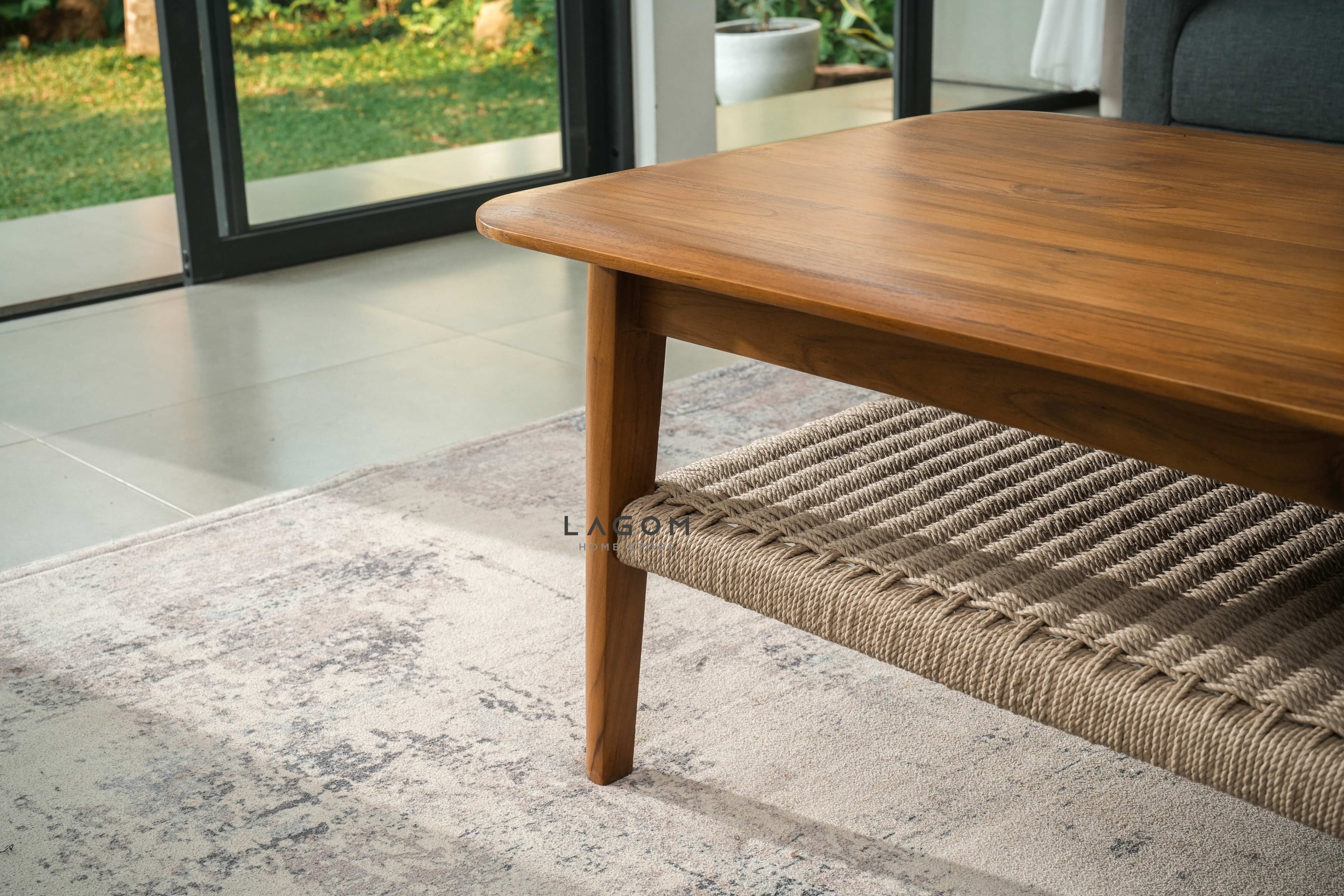 Meja Kopi Kayu Jati dengan Ambalan Bentuk Persegi Panjang Coffee Table Lagom Home Store Jati Furnitur Teak Furniture Jakarta
