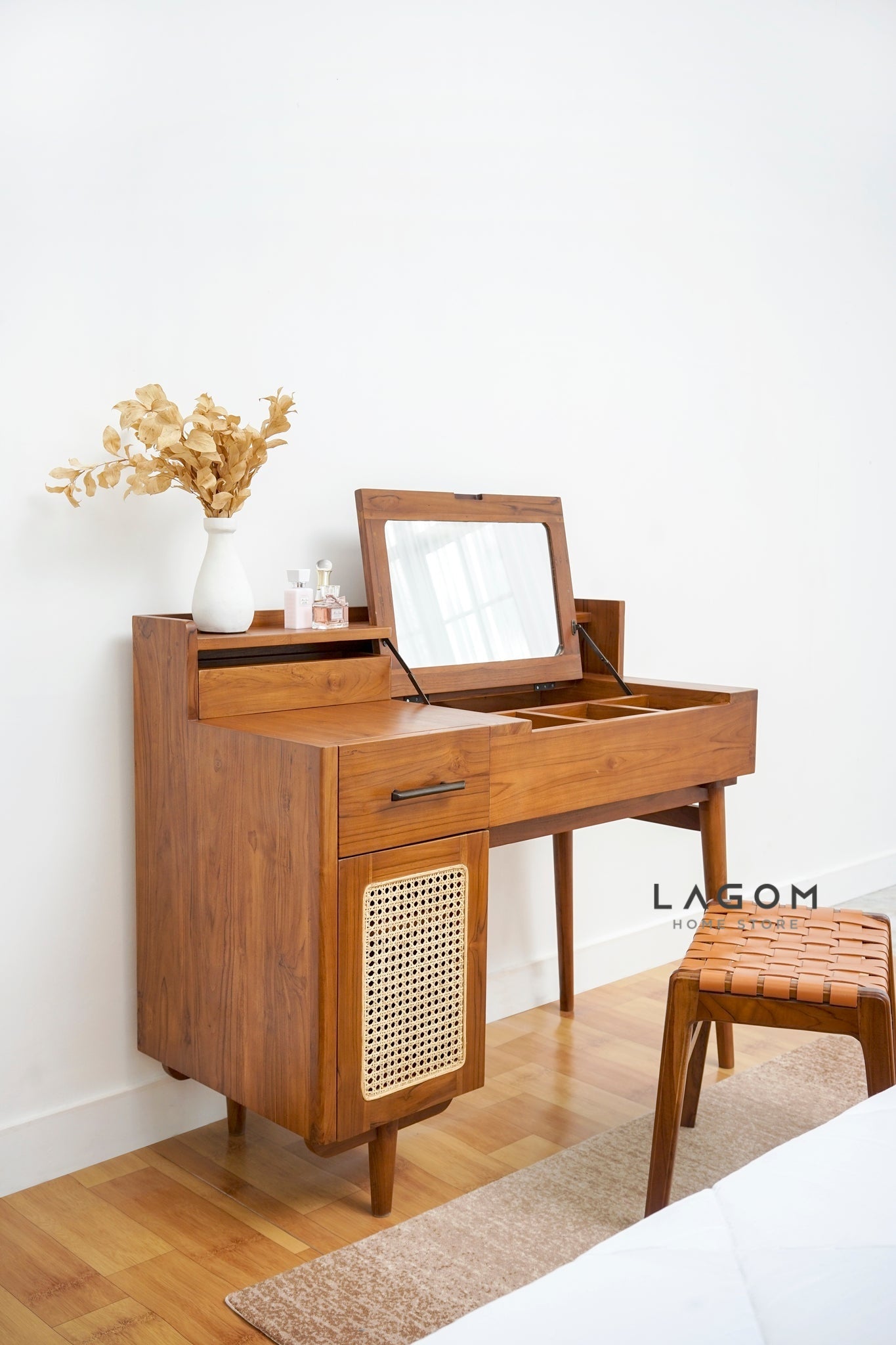 Meja Rias Unik Multifungsi dari Kayu Jati Vanity Desk Lagom Home Store Jati Furnitur Teak Furniture Jakarta