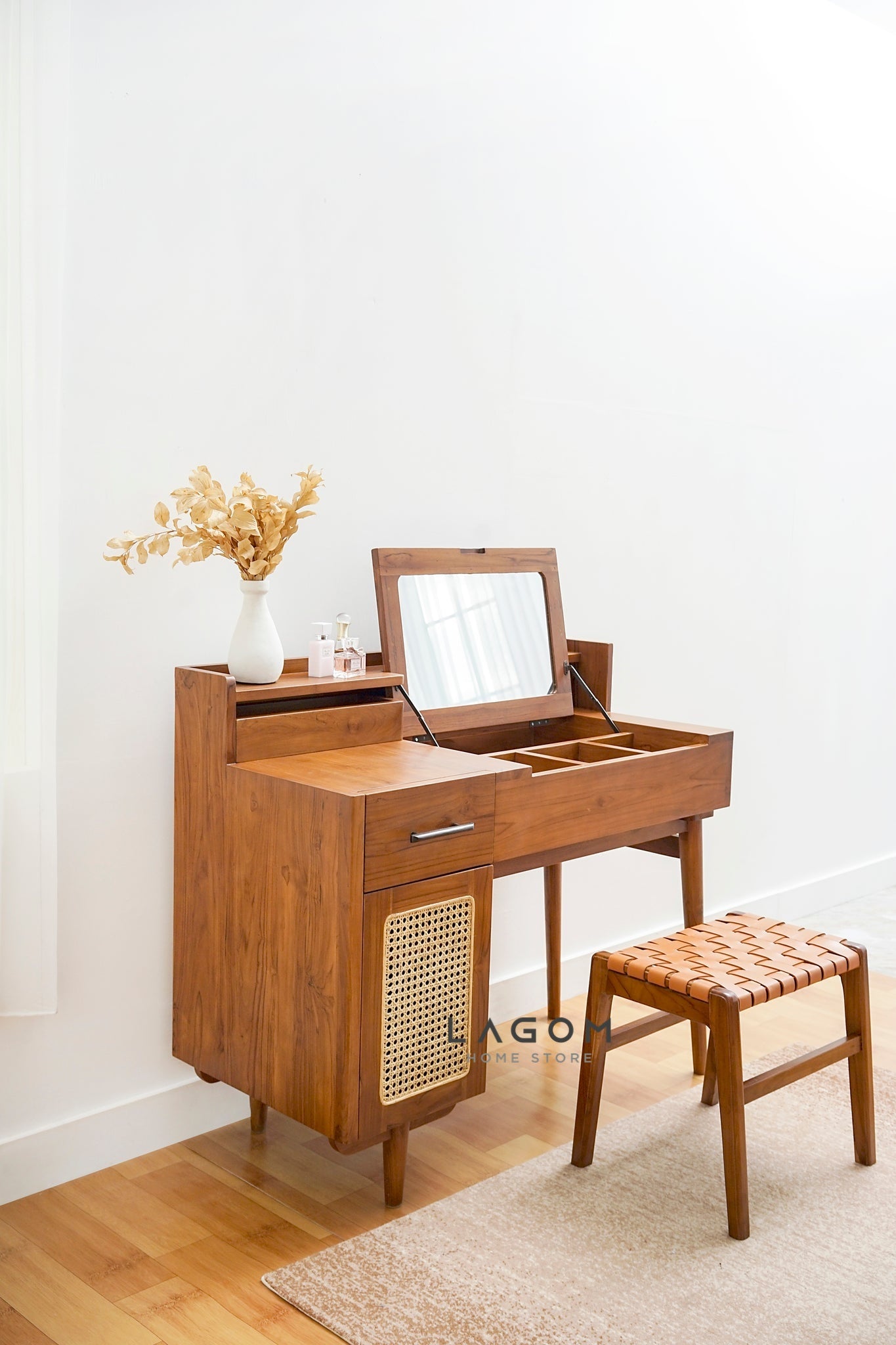 Meja Rias Unik Multifungsi dari Kayu Jati Vanity Desk Lagom Home Store Jati Furnitur Teak Furniture Jakarta