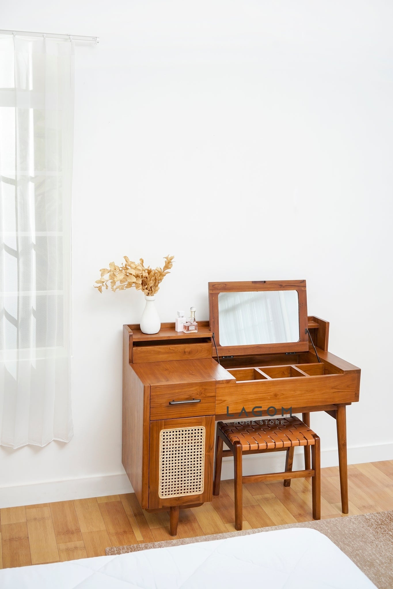 Meja Rias Unik Multifungsi dari Kayu Jati Vanity Desk Lagom Home Store Jati Furnitur Teak Furniture Jakarta