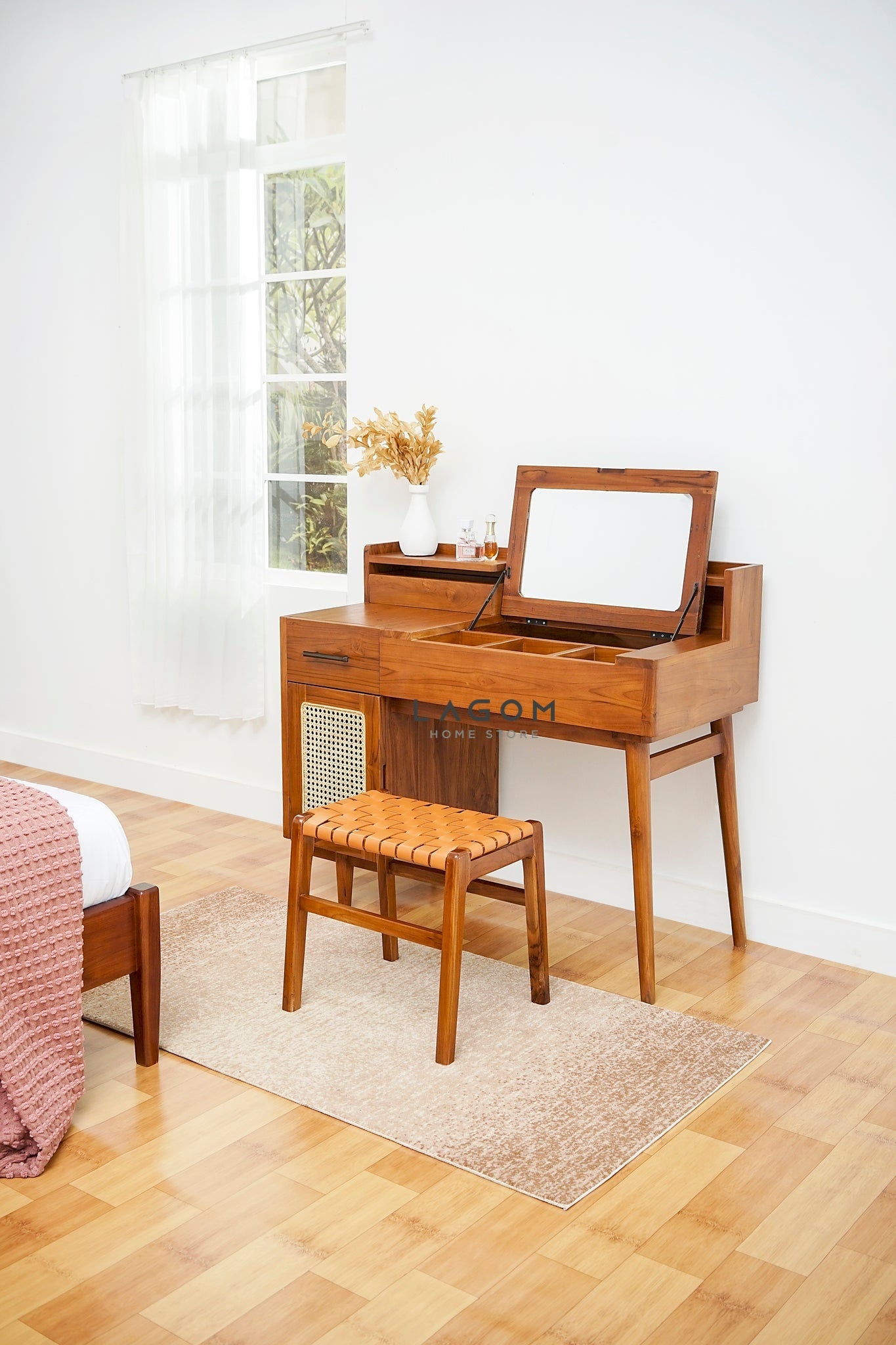 Meja Rias Unik Multifungsi dari Kayu Jati Vanity Desk Lagom Home Store Jati Furnitur Teak Furniture Jakarta