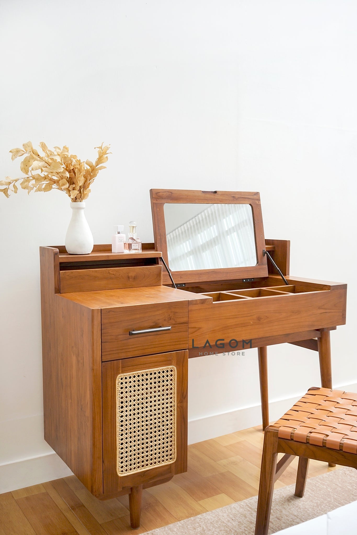 Meja Rias Unik Multifungsi dari Kayu Jati Vanity Desk Lagom Home Store Jati Furnitur Teak Furniture Jakarta