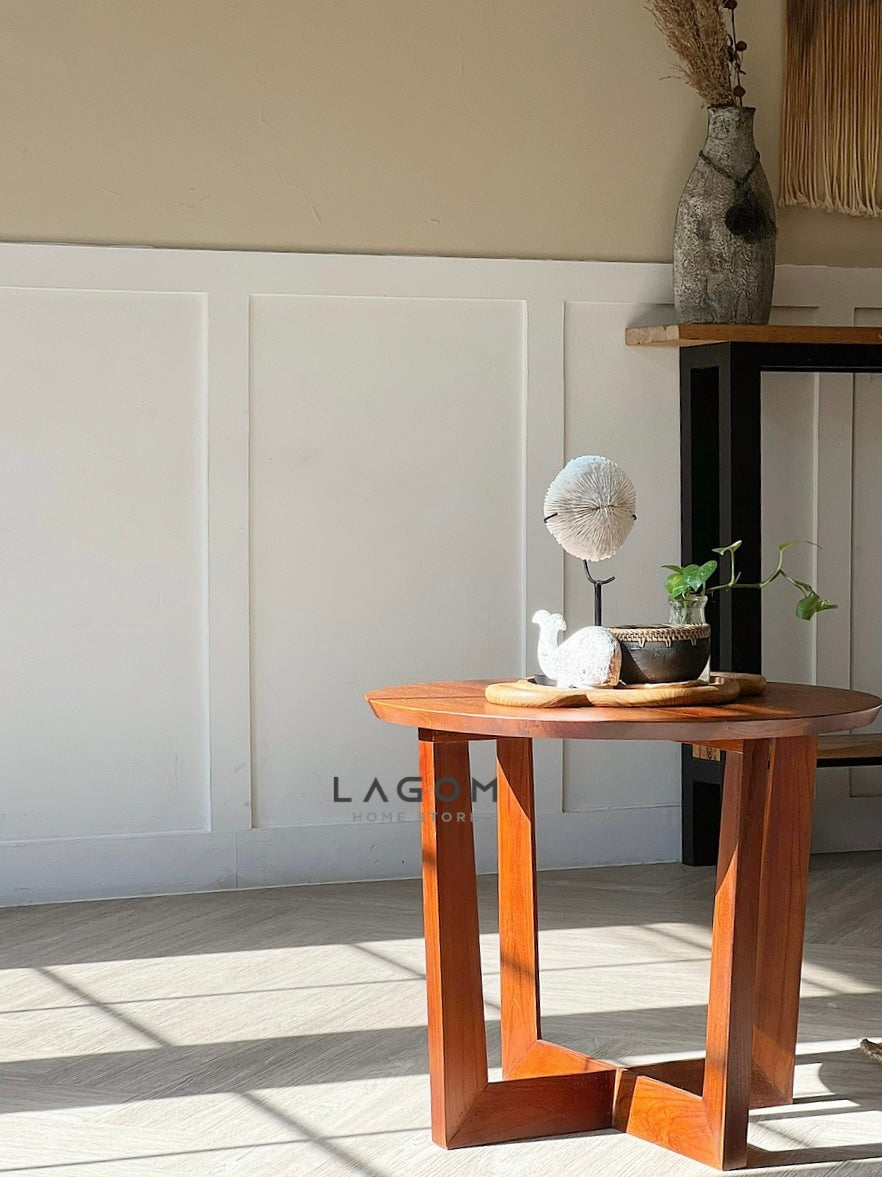 Meja Samping Bulat dengan Kaki Unik Material Kayu Jati Solid Side Table Lagom Home Store Jati Furnitur Teak Furniture Jakarta