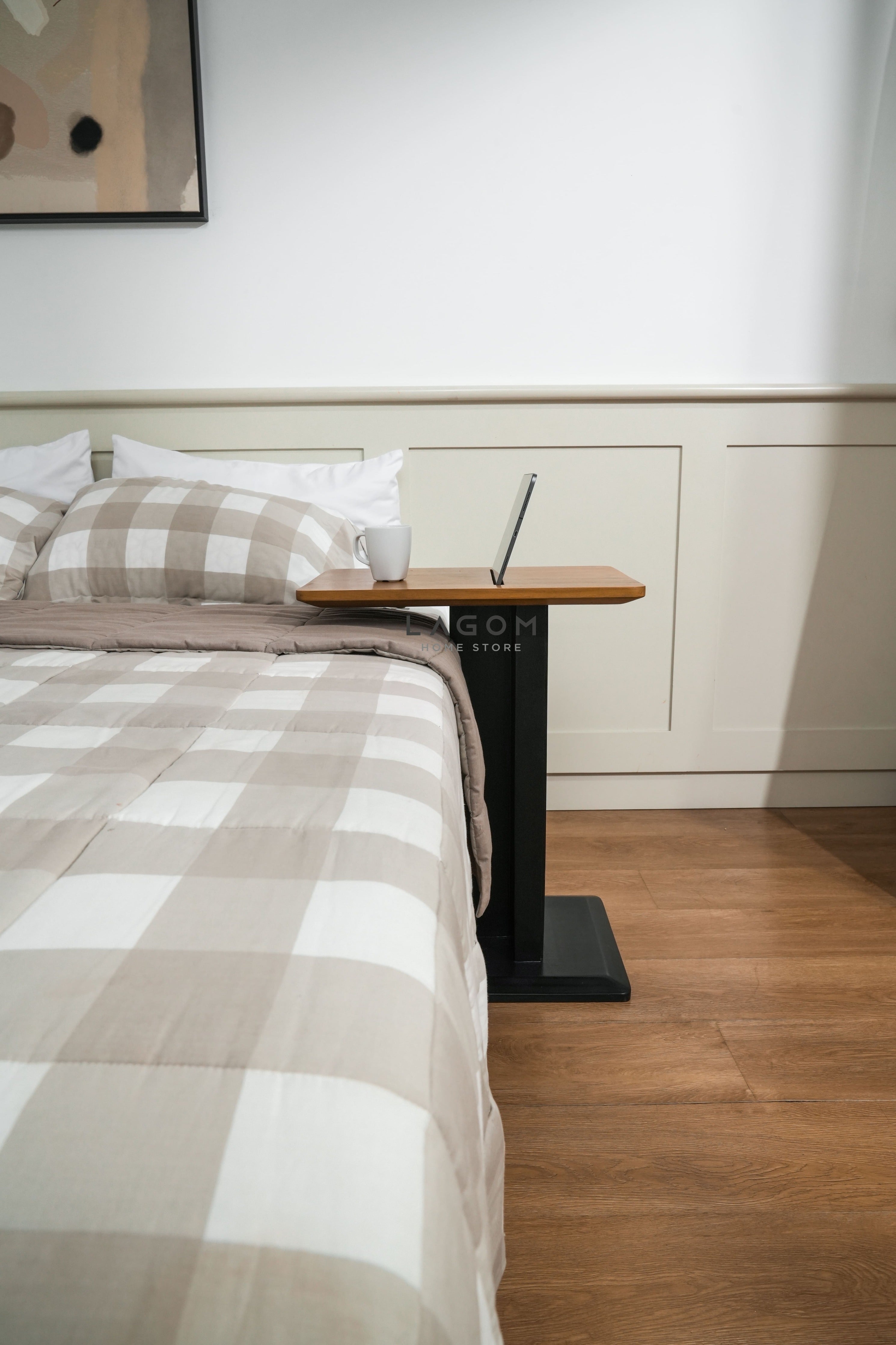 Meja Samping dengan Slot HP dan iPad dari Kayu Jati Side Table Lagom Home Store Jati Furnitur Teak Furniture Jakarta