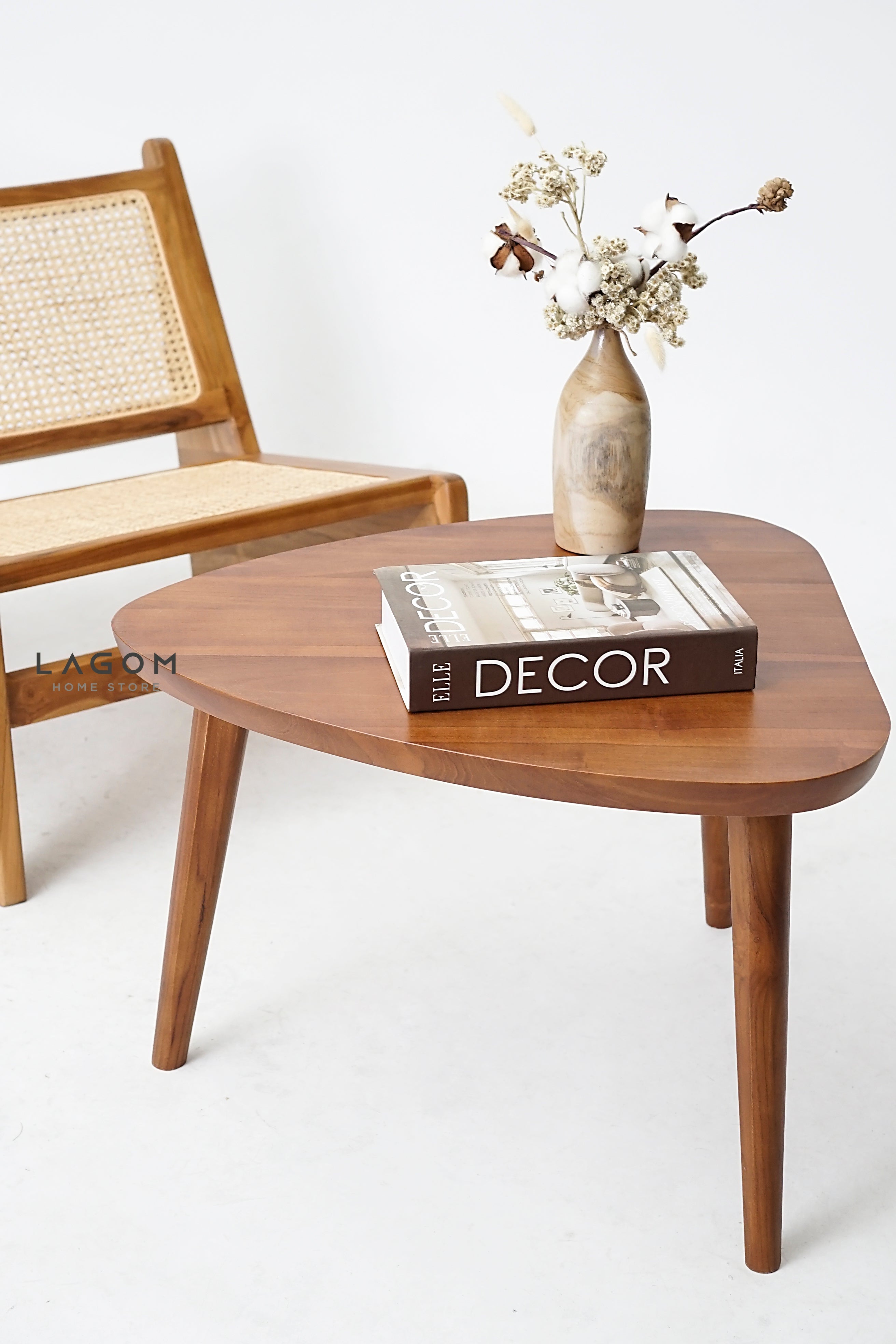 Meja Samping Kopi Bentuk Segitiga dari Kayu Jati Solid Coffee Table Lagom Home Store Jati Furnitur Teak Furniture Jakarta
