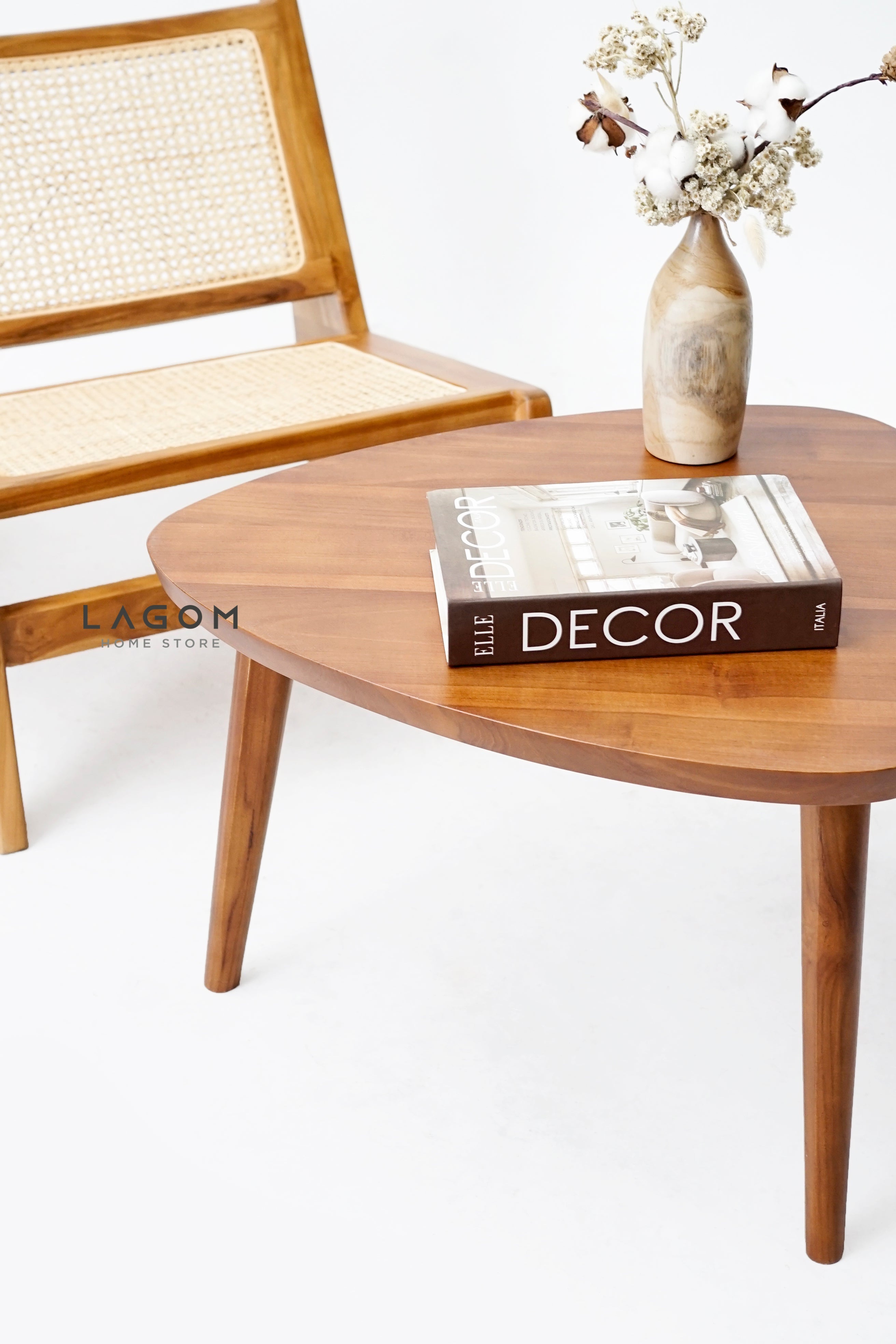 Meja Samping Kopi Bentuk Segitiga dari Kayu Jati Solid Coffee Table Lagom Home Store Jati Furnitur Teak Furniture Jakarta