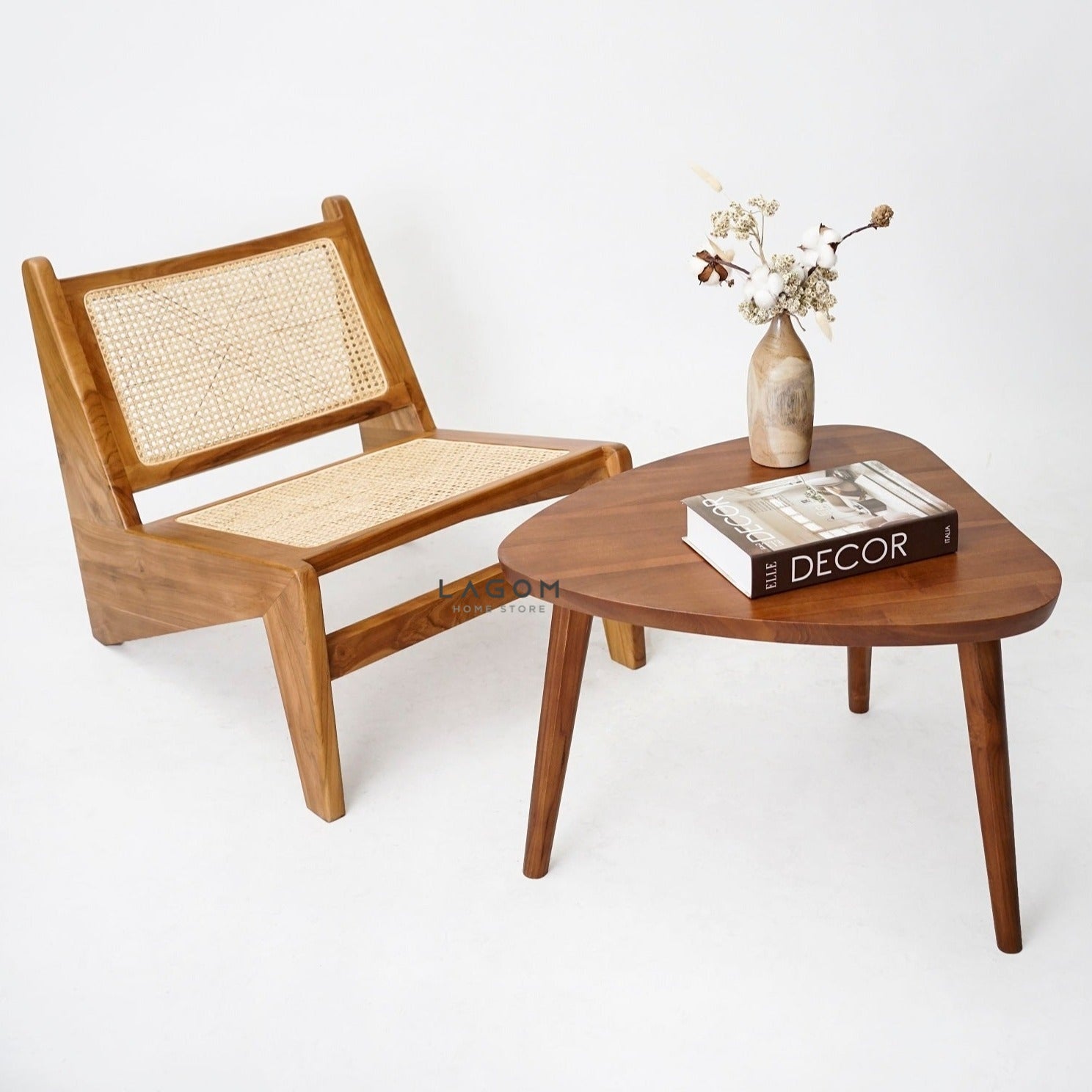 Meja Samping Kopi Bentuk Segitiga dari Kayu Jati Solid Coffee Table Lagom Home Store Jati Furnitur Teak Furniture Jakarta