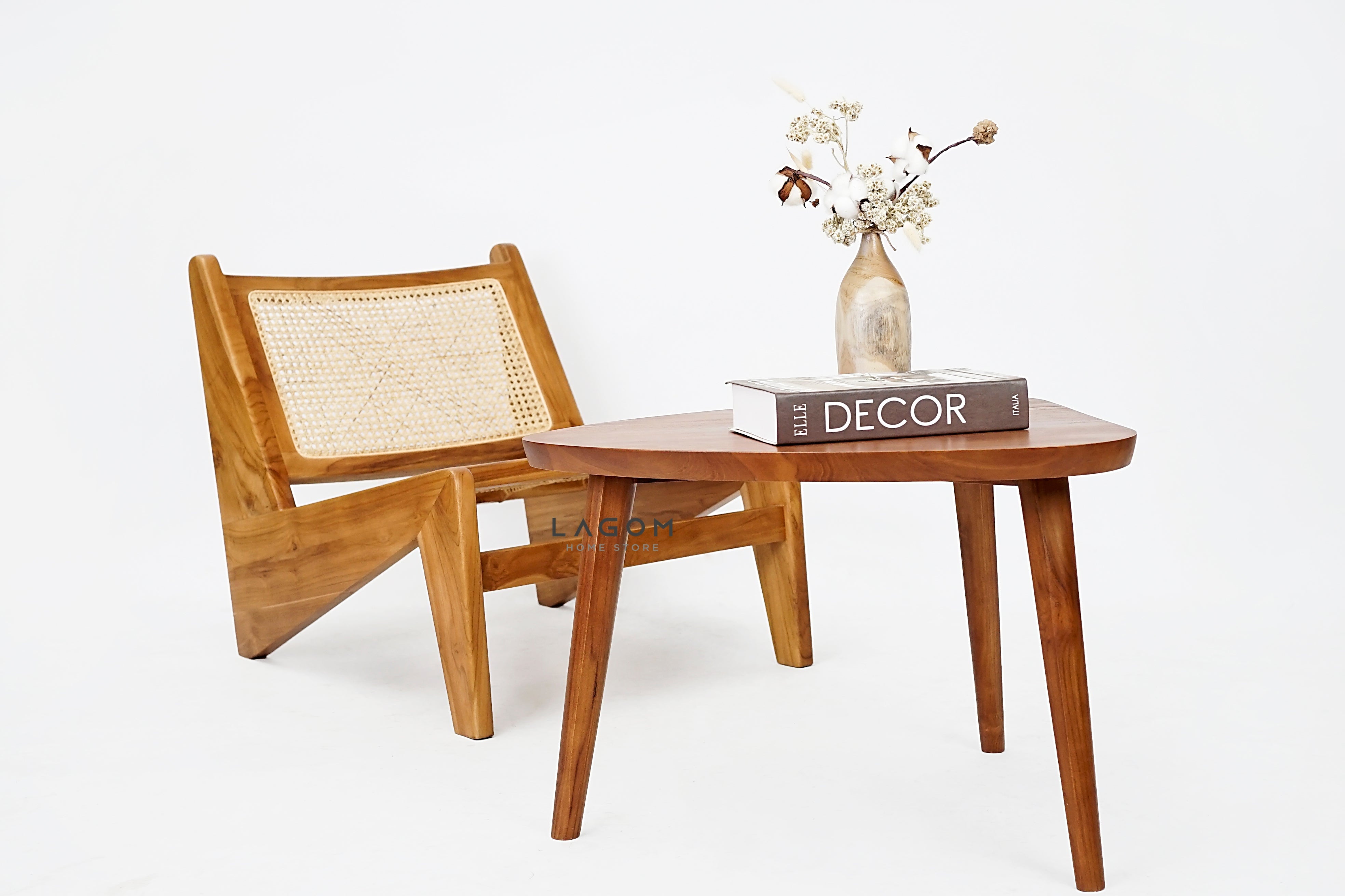 Meja Samping Kopi Bentuk Segitiga dari Kayu Jati Solid Coffee Table Lagom Home Store Jati Furnitur Teak Furniture Jakarta