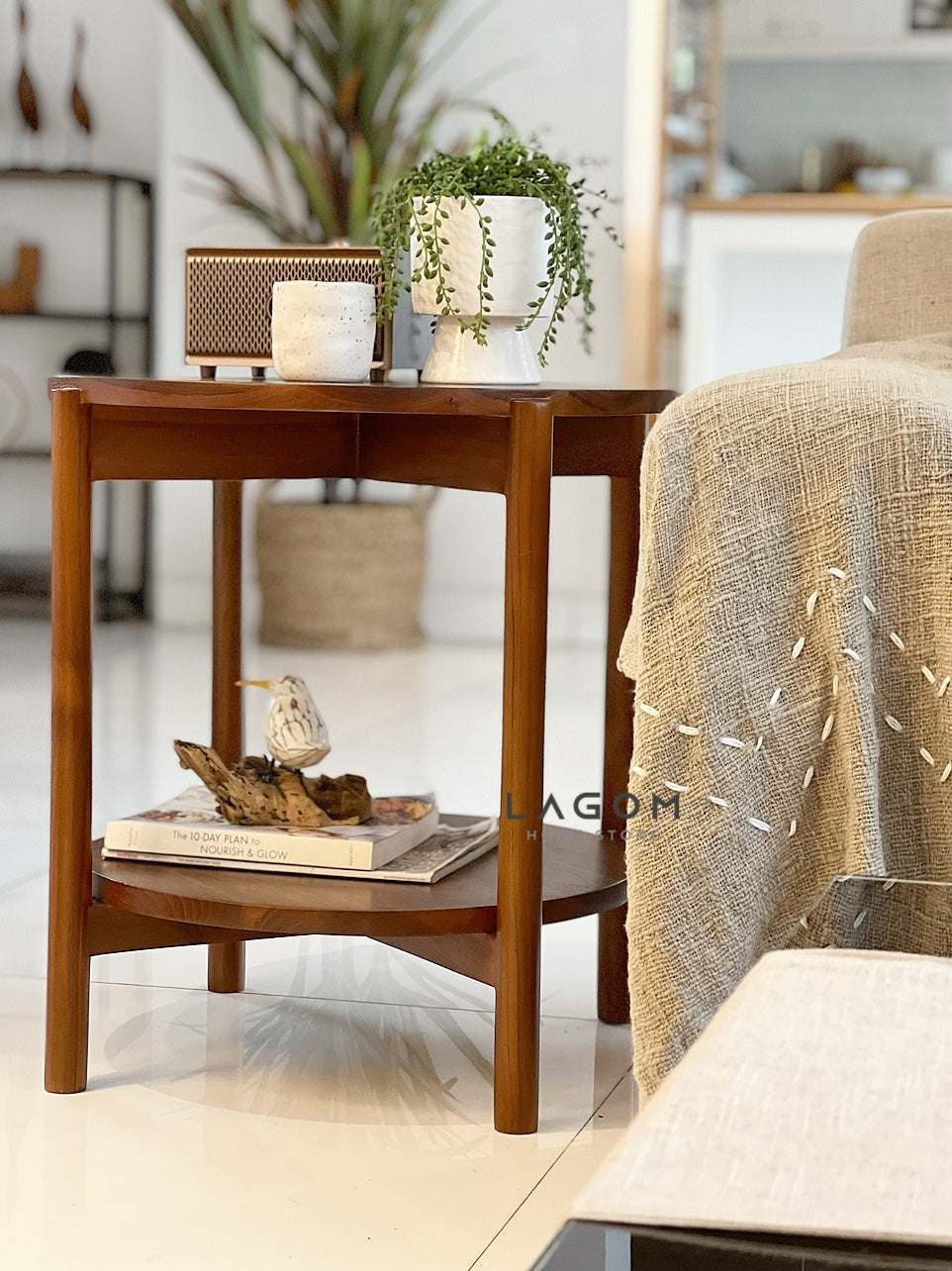 Meja Samping Unik bentuk Lingkaran dari Kayu Jati Side Table Lagom Home Store Jati Furnitur Teak Furniture Jakarta