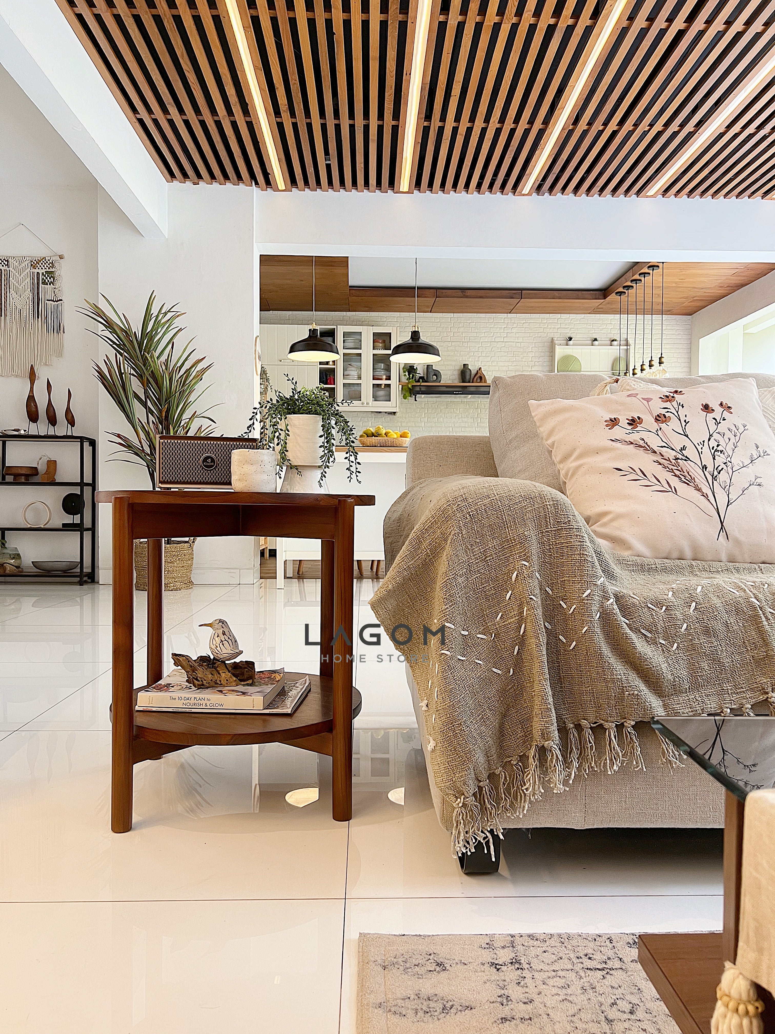 Meja Samping Unik bentuk Lingkaran dari Kayu Jati Side Table Lagom Home Store Jati Furnitur Teak Furniture Jakarta