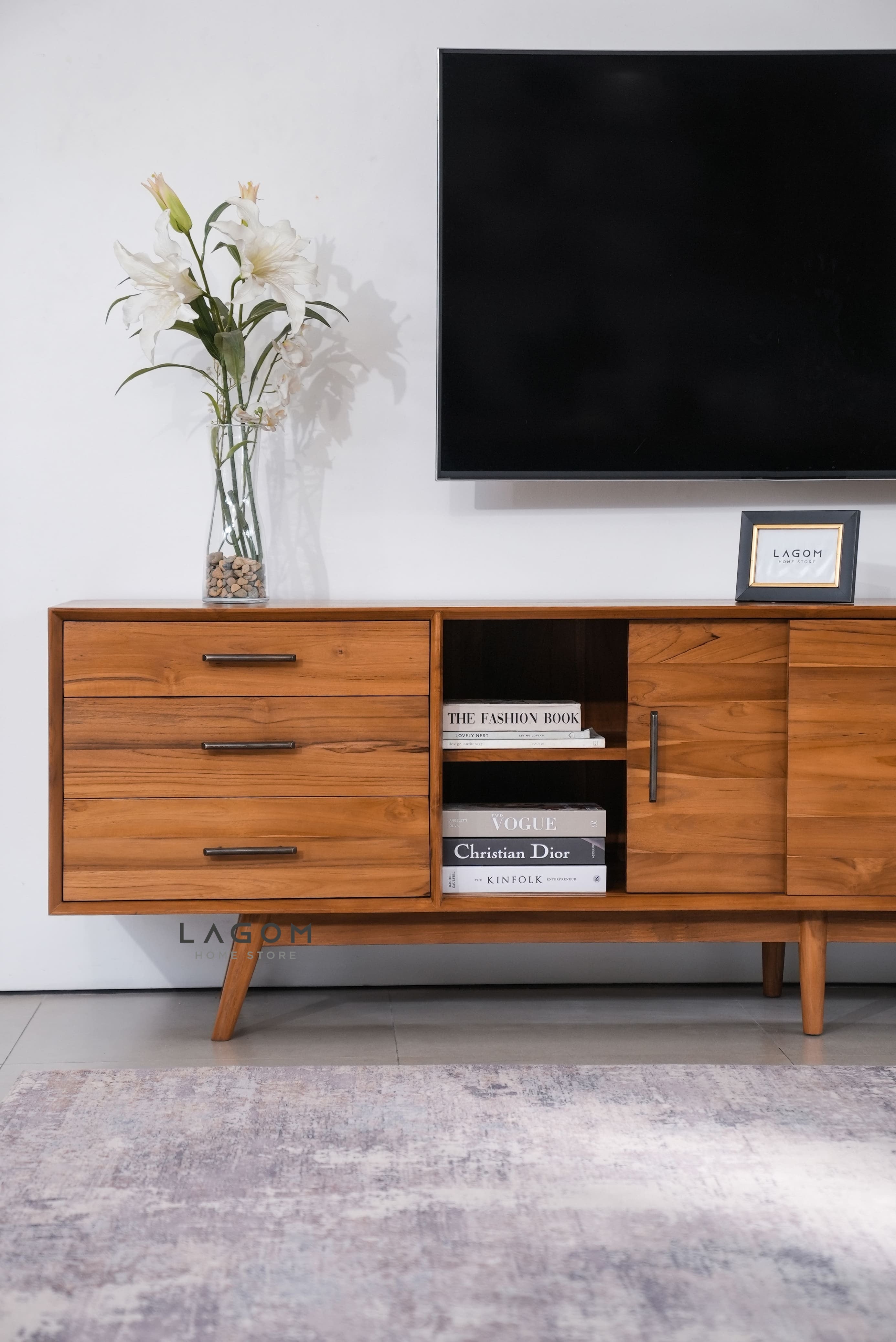 Meja TV Minimalis Kayu Jati dengan Pintu Geser dan Laci - Panjang 244 cm TV Cabinet Lagom Home Store Jati Furnitur Teak Furniture Jakarta
