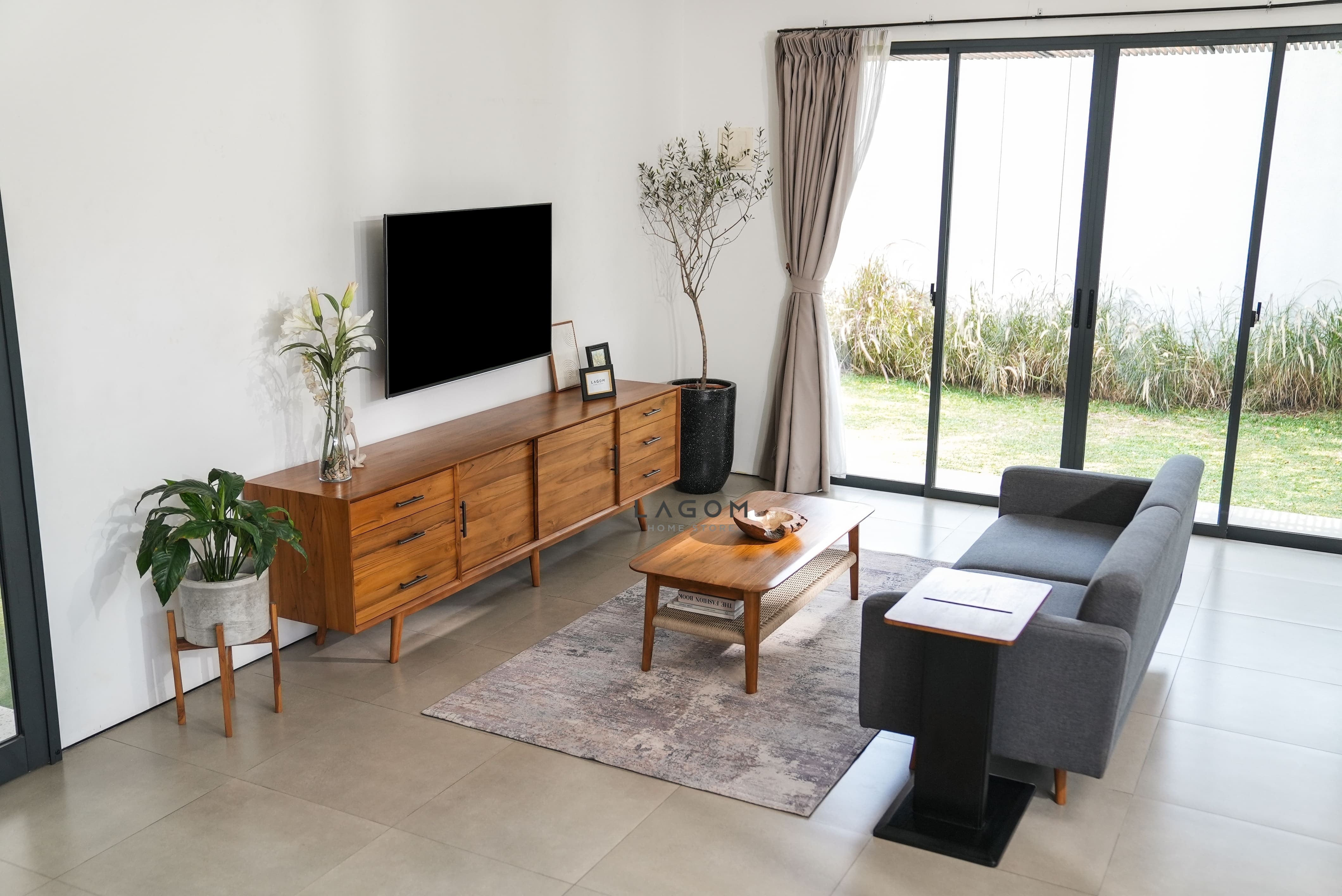 Meja TV Minimalis Kayu Jati dengan Pintu Geser dan Laci - Panjang 244 cm TV Cabinet Lagom Home Store Jati Furnitur Teak Furniture Jakarta