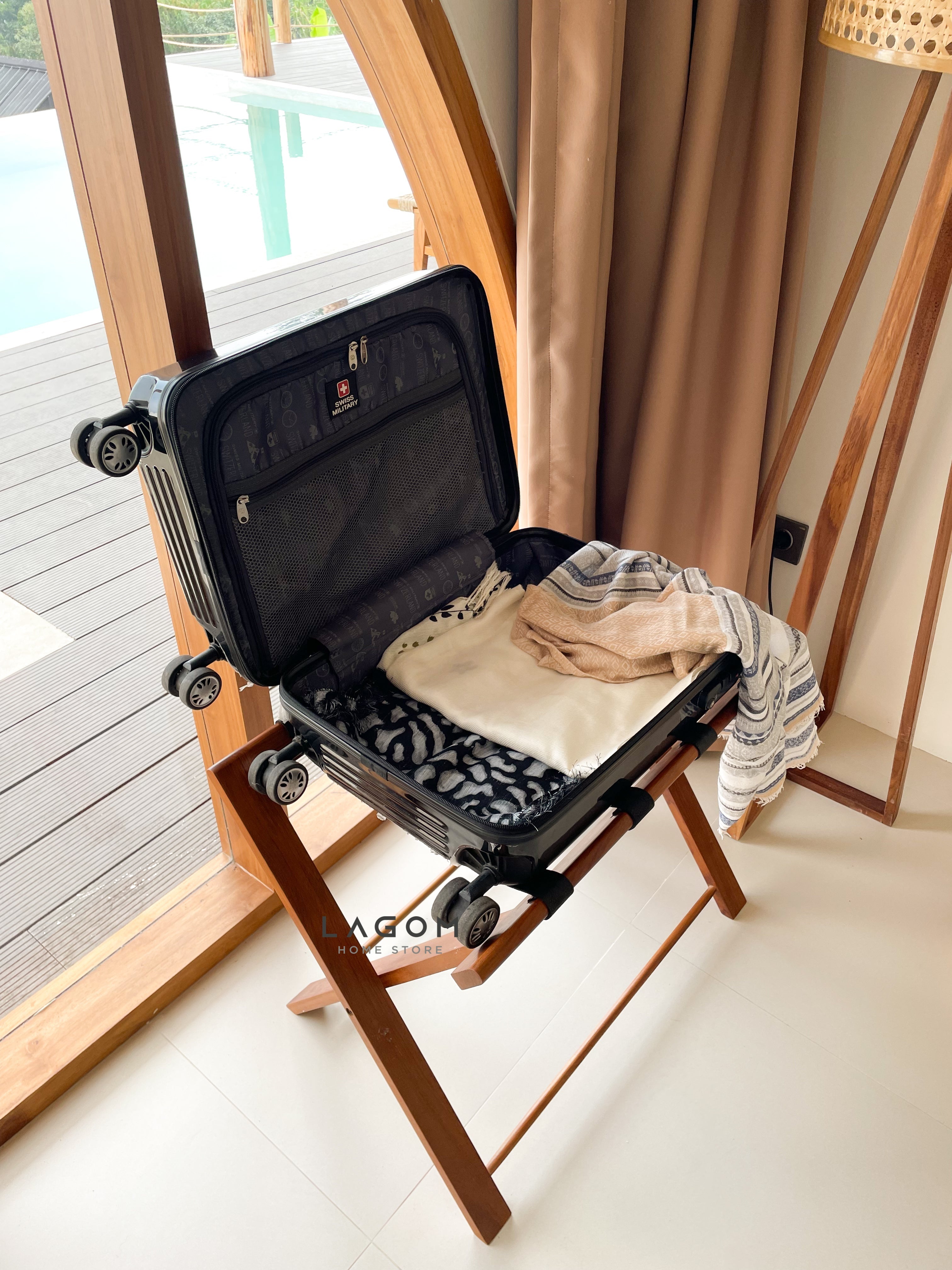 Penyangga Koper Kayu Jati Eksklusif dan Genuine Leather Luggage Rack Lagom Home Store Jati Furnitur Teak Furniture Jakarta
