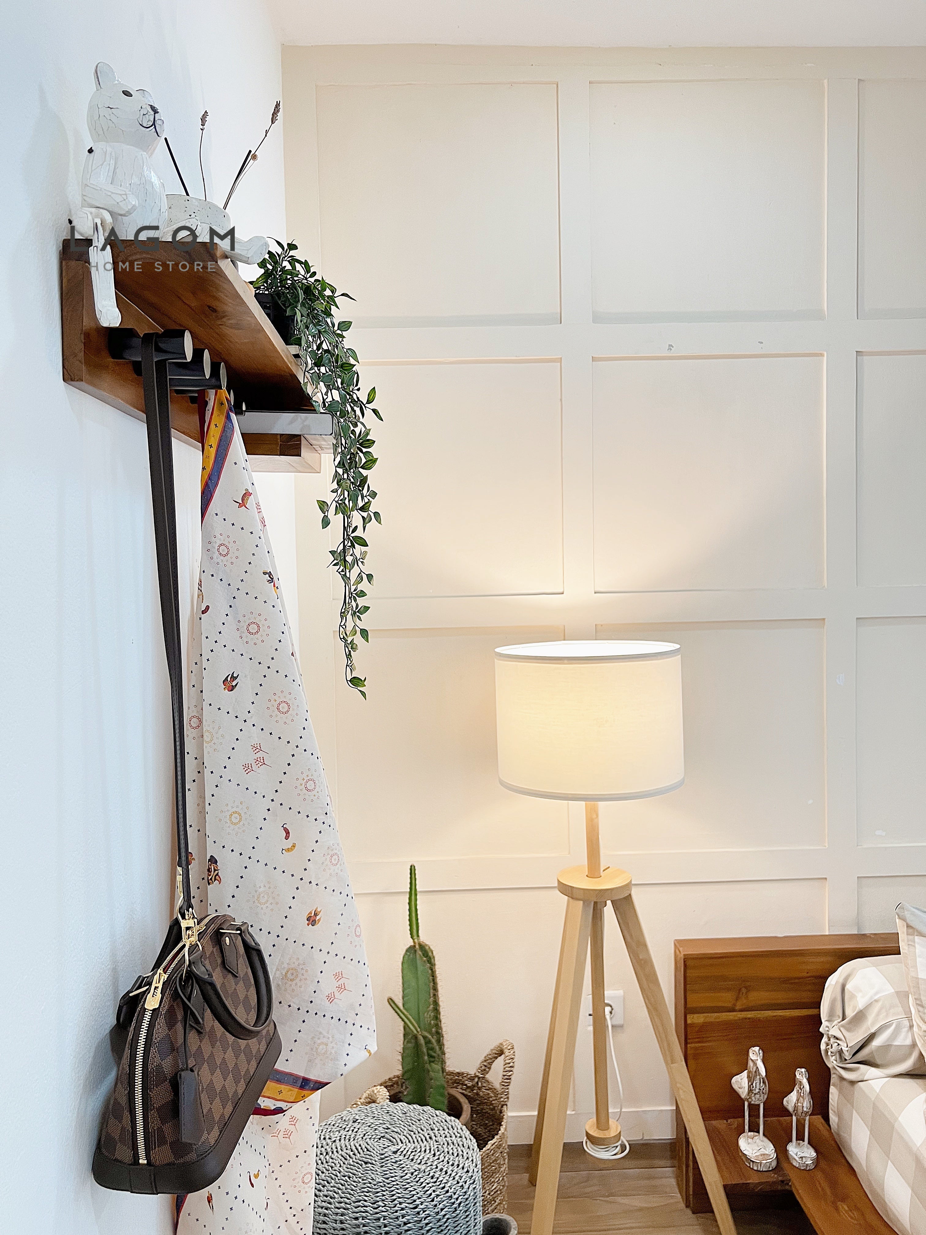 Rak dan Gantungan Dinding Kayu Jati Wall Coat Hanger Lagom Home Store Jati Furnitur Teak Furniture Jakarta