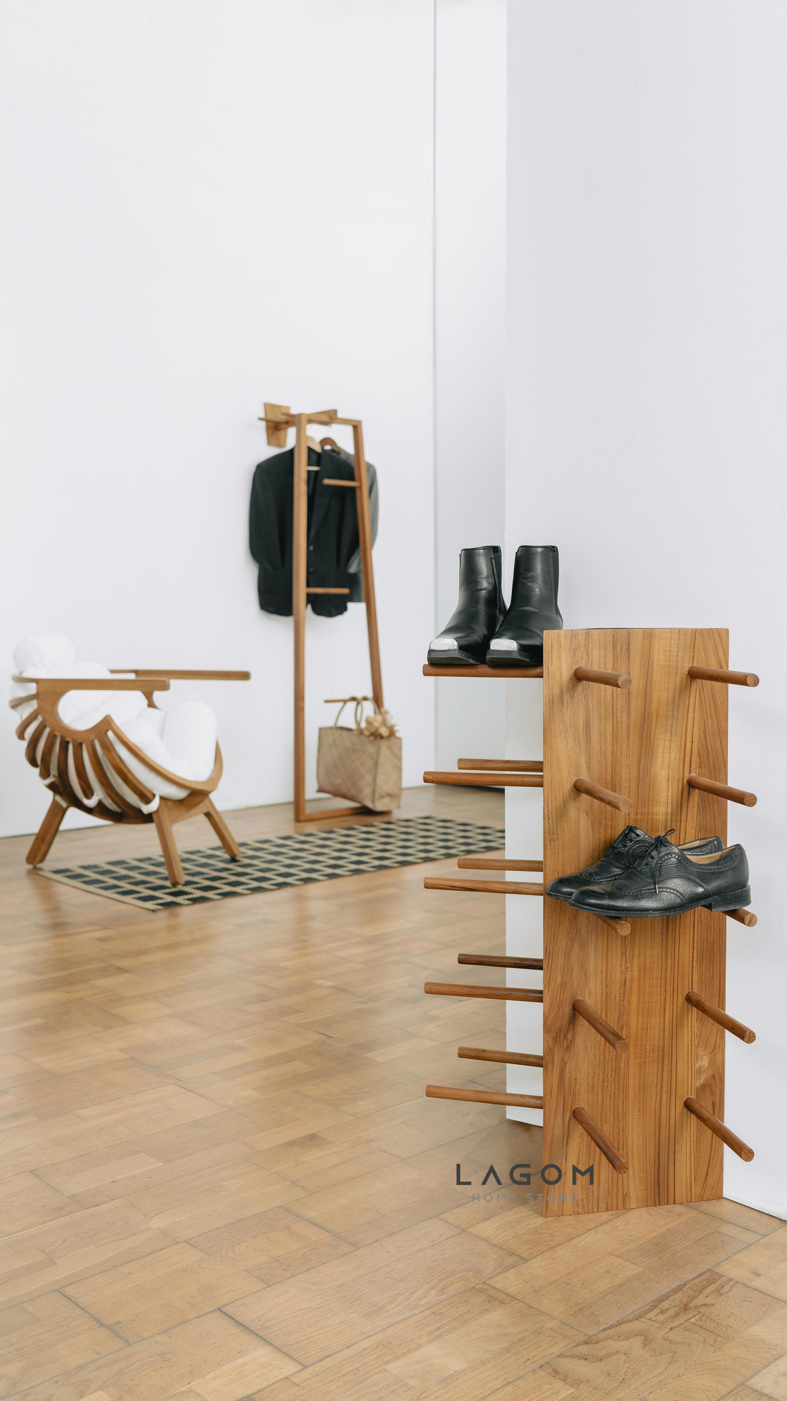 Rak Sepatu Segitiga dari Kayu Jati Shoe Rack Lagom Home Store Jati Furnitur Teak Furniture Jakarta