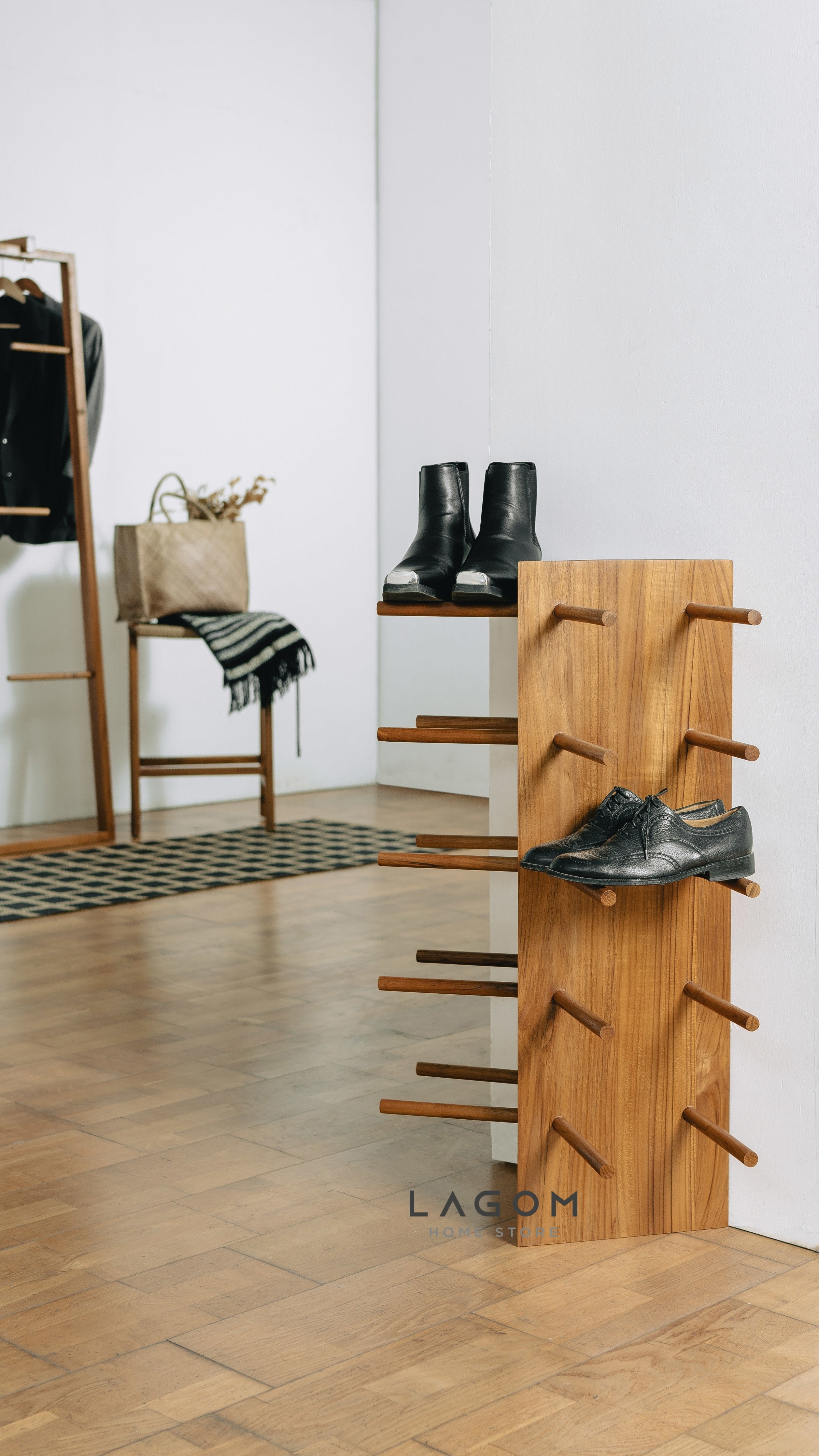 Rak Sepatu Segitiga dari Kayu Jati Shoe Rack Lagom Home Store Jati Furnitur Teak Furniture Jakarta