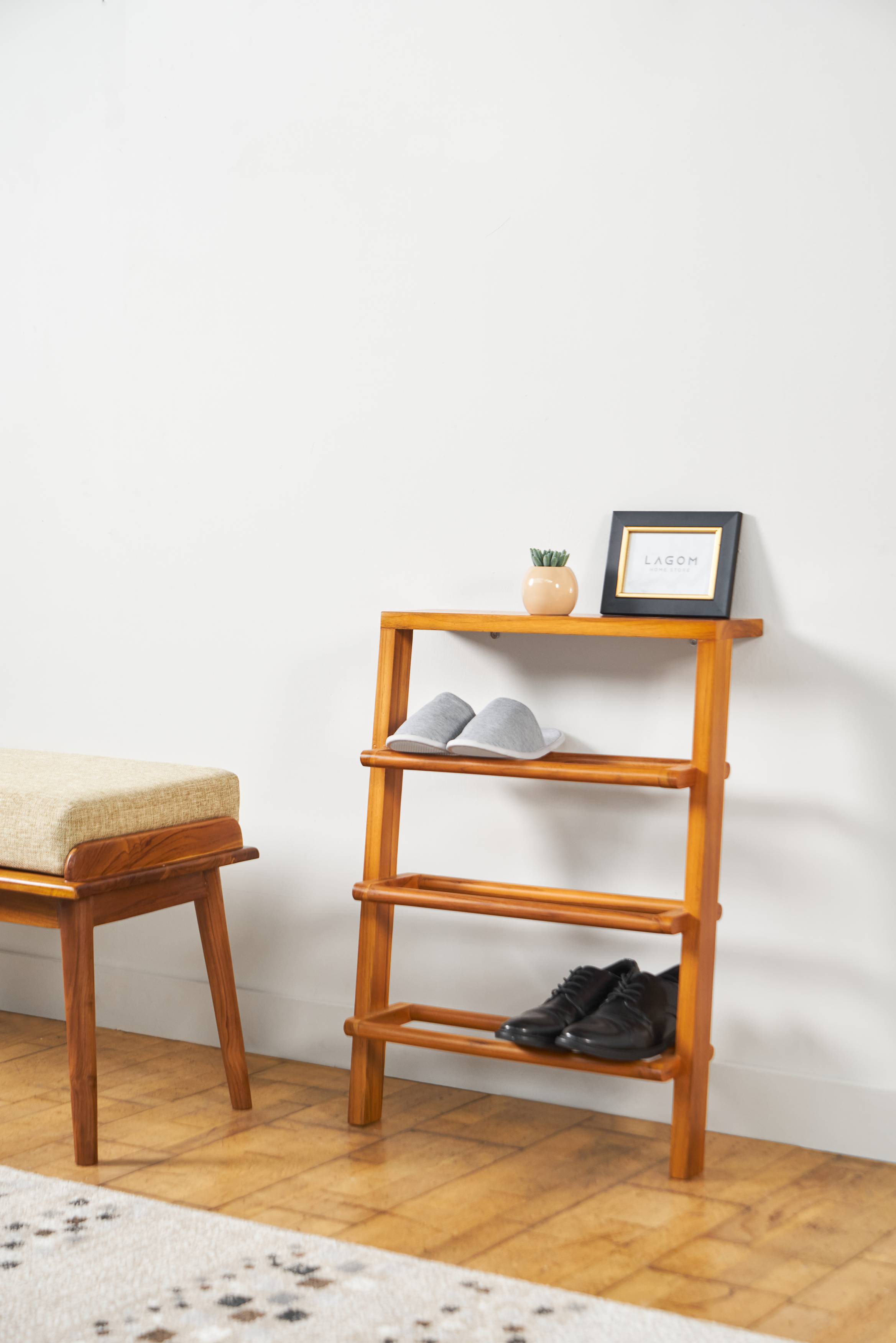 Rak Sepatu Tingkat dengan Ambalan Shoe Rack Lagom Home Store Jati Furnitur Teak Furniture Jakarta
