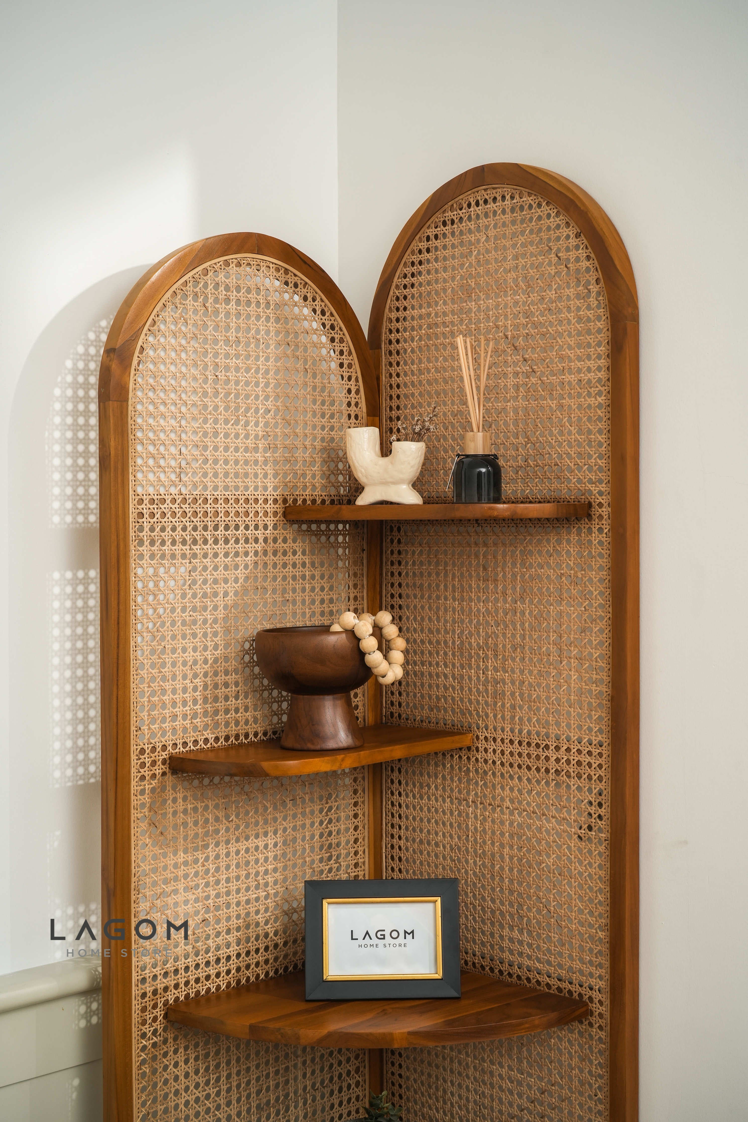 Rak Sudut Estetik dari Kayu Jati dan Rotan Bookshelf Lagom Home Store Jati Furnitur Teak Furniture Jakarta