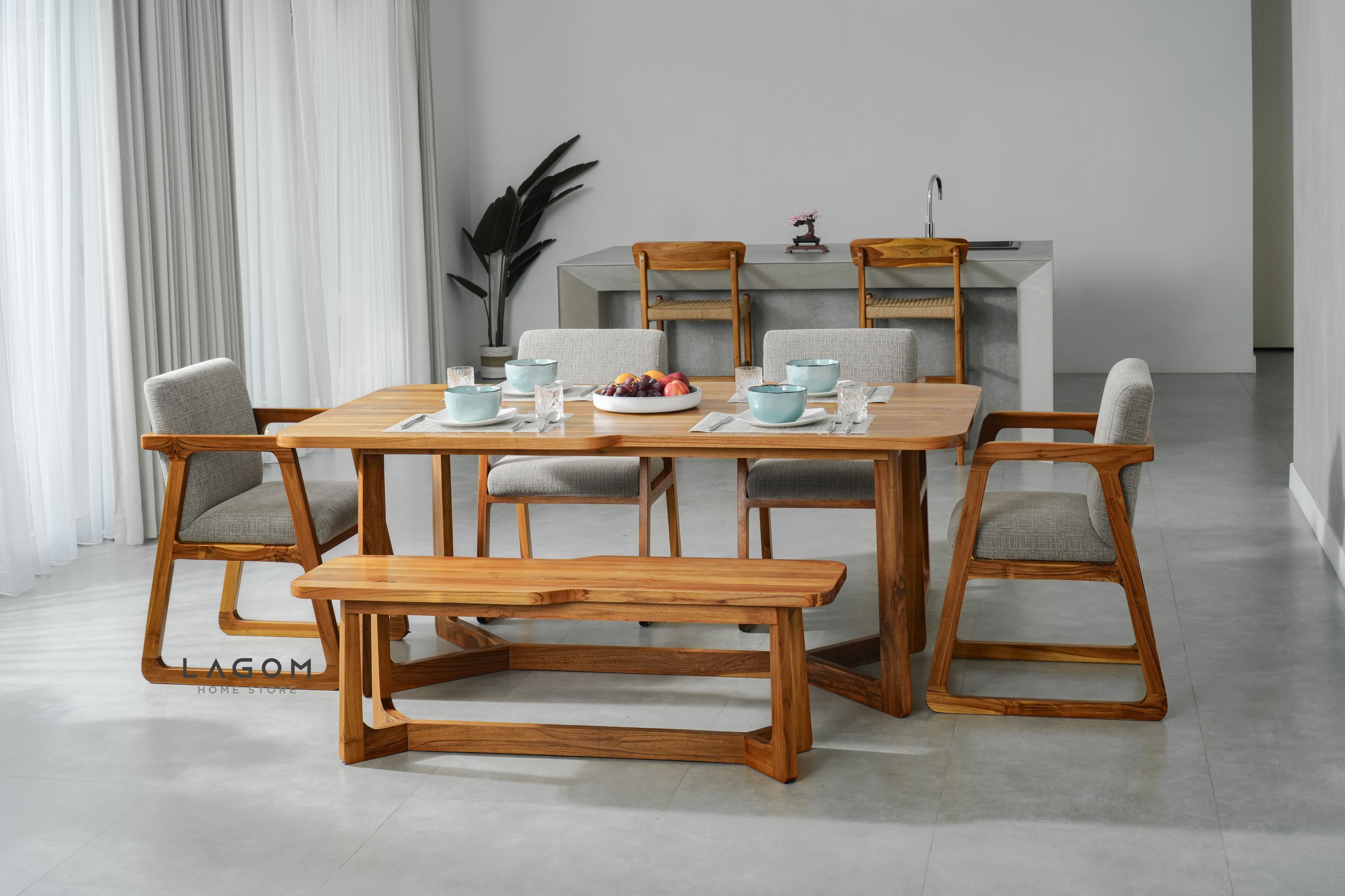 Set Meja Makan Unik Kayu Jati dengan 4 Kursi dan 1 Bangku Dining Set Lagom Home Store Jati Furnitur Teak Furniture Jakarta