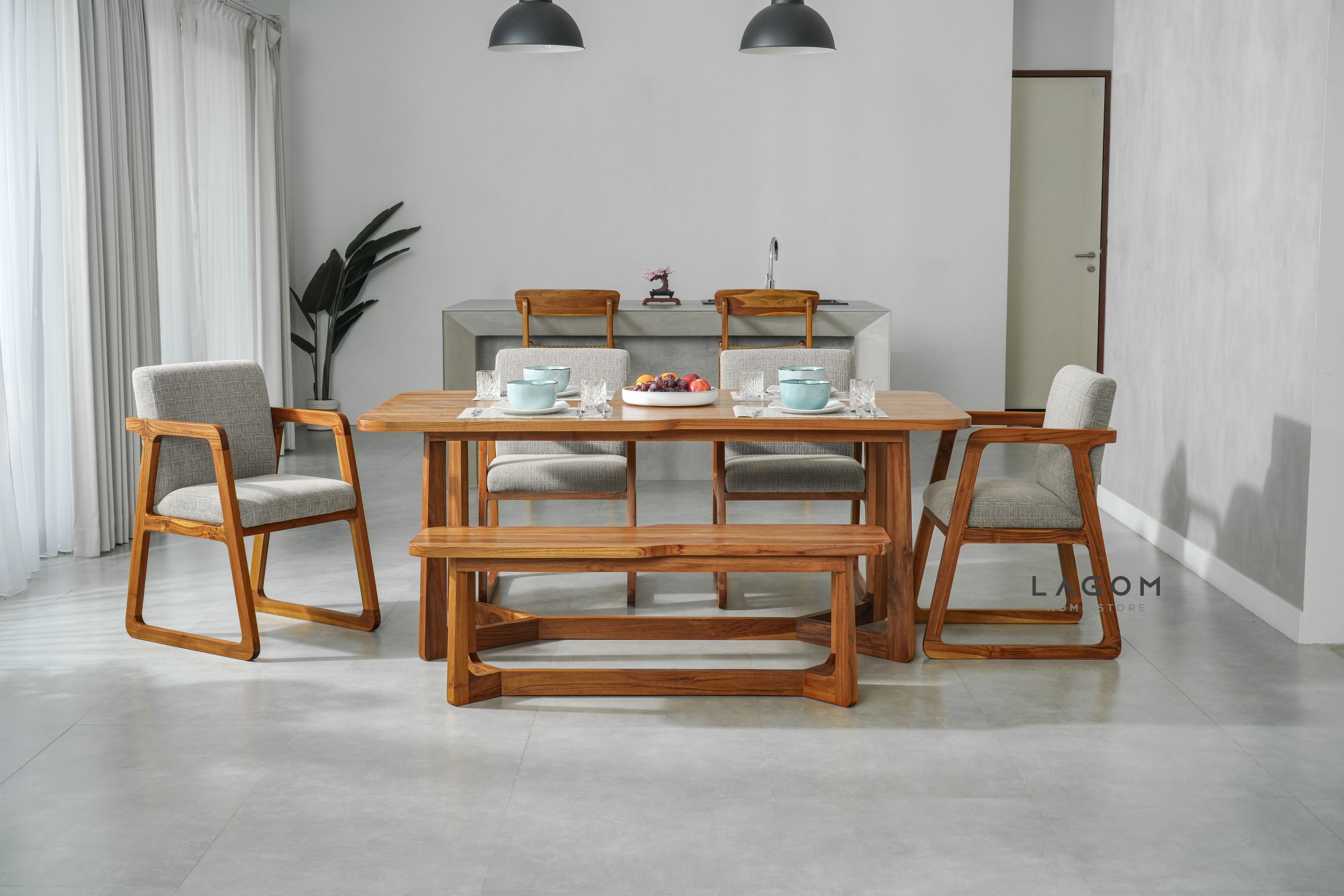 Set Meja Makan Unik Kayu Jati dengan 4 Kursi dan 1 Bangku Dining Set Lagom Home Store Jati Furnitur Teak Furniture Jakarta