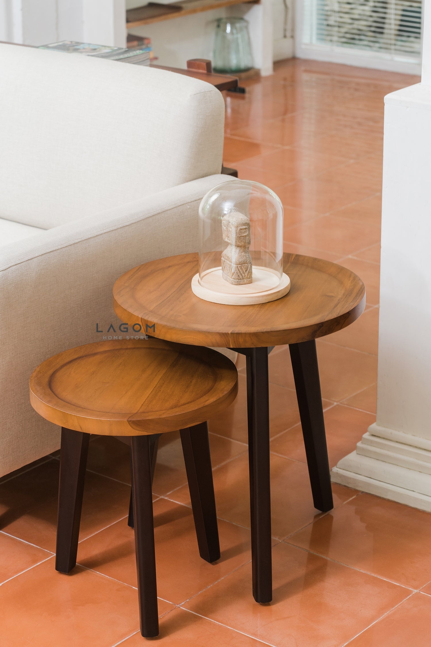 Set Meja Samping bentuk Bundar dari Kayu Jati Solid Coffee Table Lagom Home Store Jati Furnitur Teak Furniture Jakarta