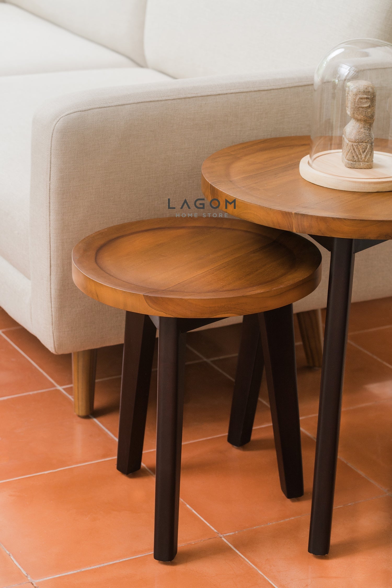 Set Meja Samping bentuk Bundar dari Kayu Jati Solid Coffee Table Lagom Home Store Jati Furnitur Teak Furniture Jakarta