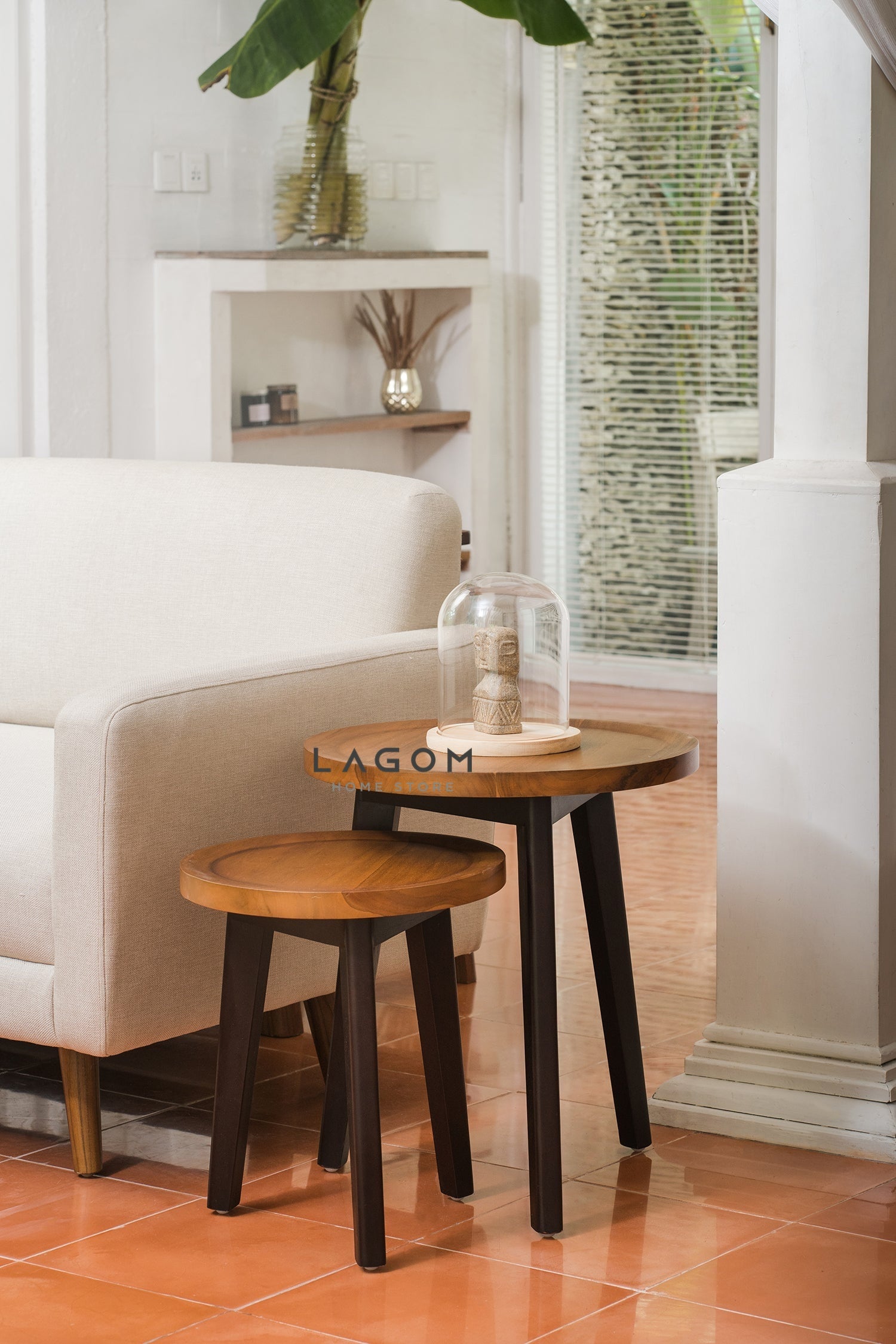 Set Meja Samping bentuk Bundar dari Kayu Jati Solid Coffee Table Lagom Home Store Jati Furnitur Teak Furniture Jakarta