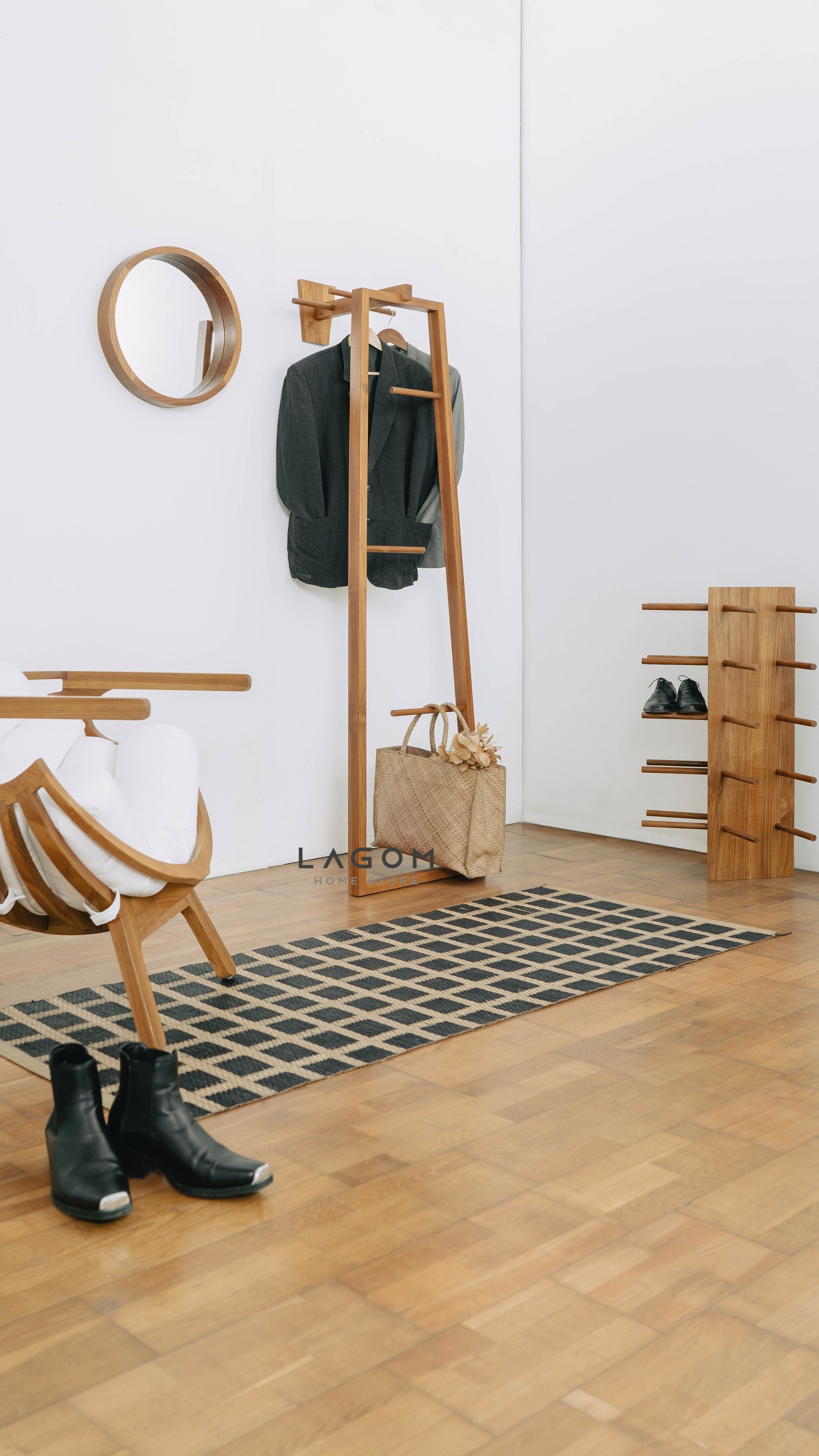 Standing Gantungan Baju & Tas Berdiri Kayu Jati Berkualitas Tinggi Standing Coat Hanger Lagom Home Store Jati Furnitur Teak Furniture Jakarta