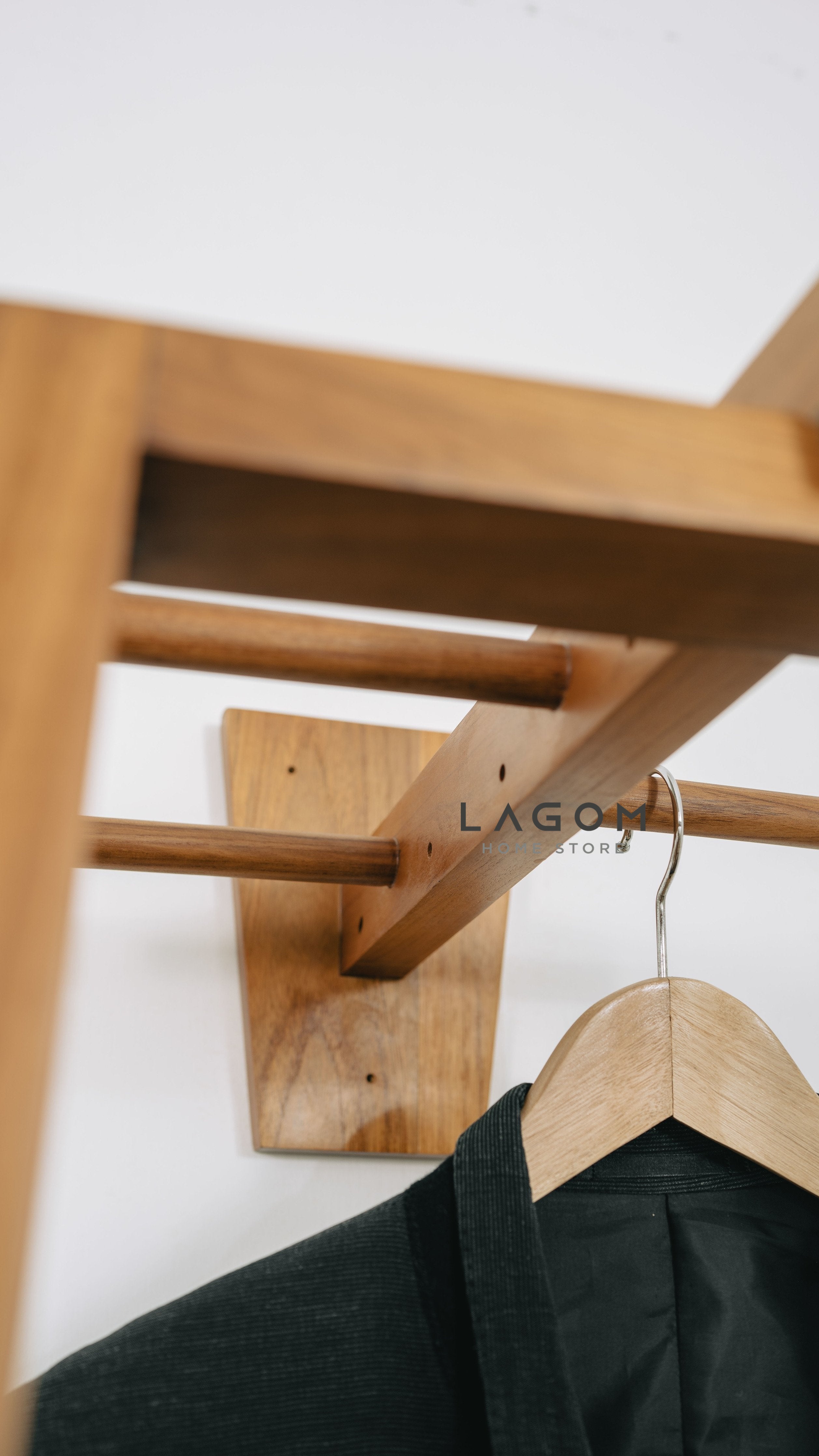 Standing Gantungan Baju & Tas Berdiri Kayu Jati Berkualitas Tinggi Standing Coat Hanger Lagom Home Store Jati Furnitur Teak Furniture Jakarta
