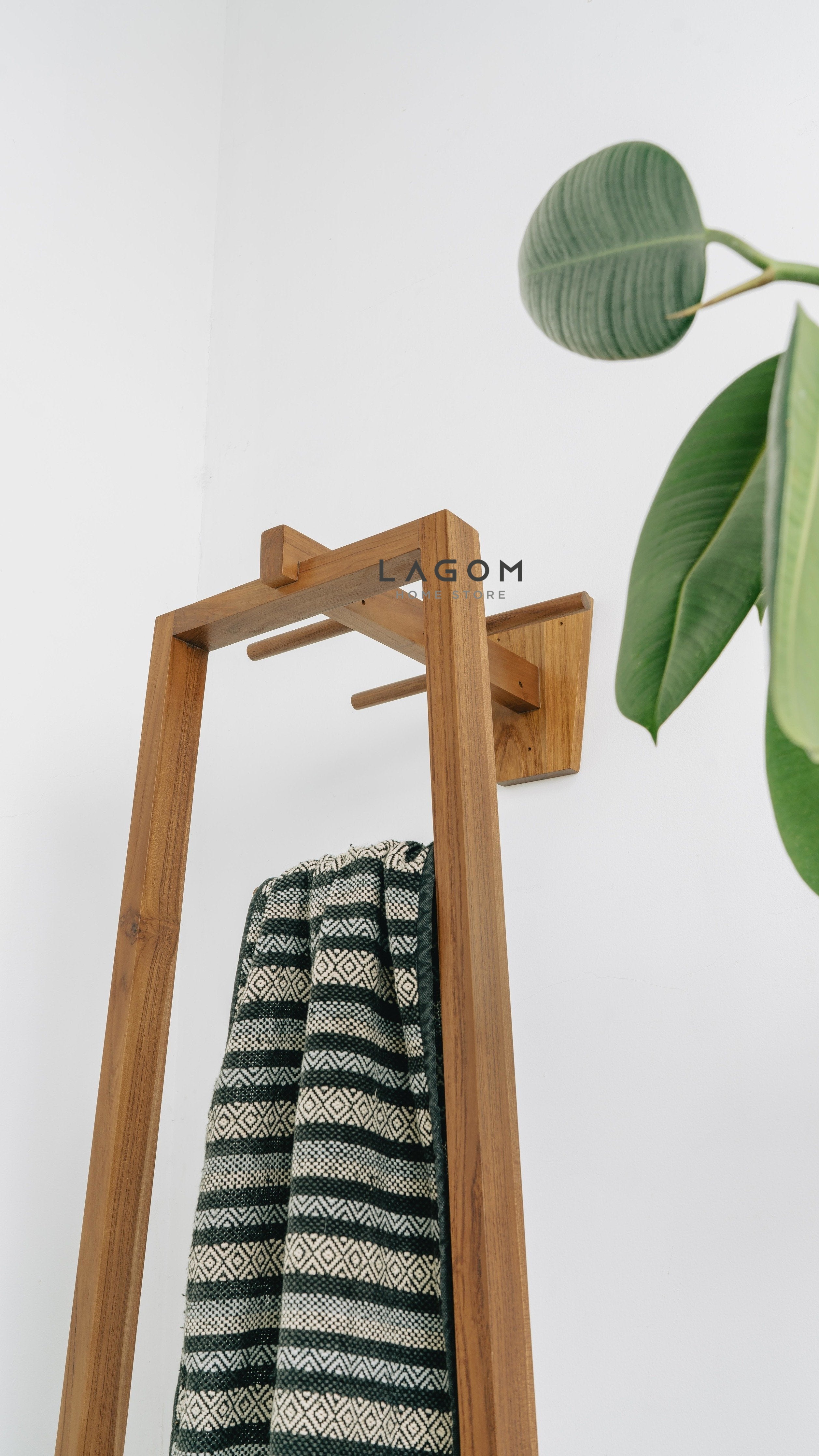 Standing Gantungan Baju & Tas Berdiri Kayu Jati Berkualitas Tinggi Standing Coat Hanger Lagom Home Store Jati Furnitur Teak Furniture Jakarta