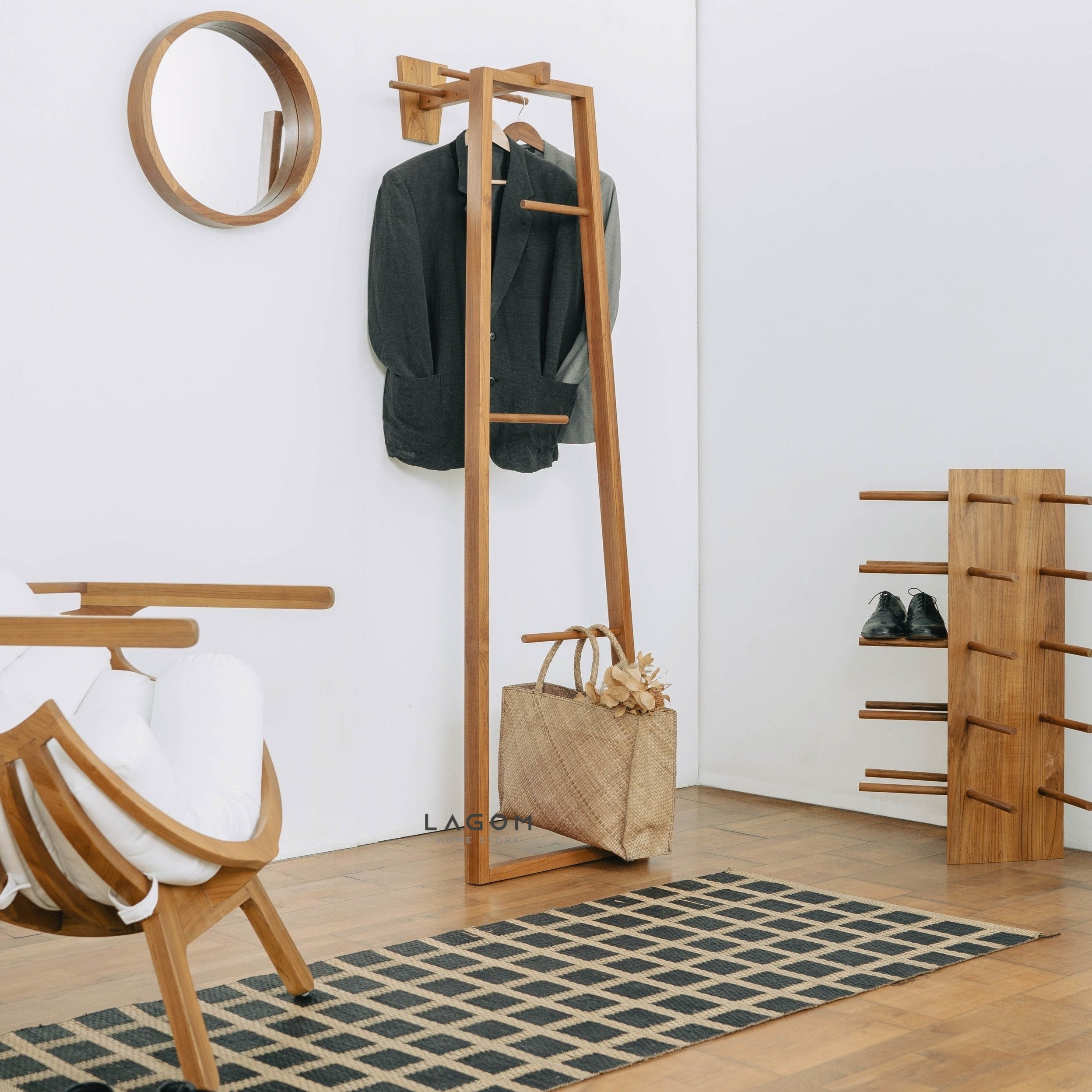 Standing Gantungan Baju & Tas Berdiri Kayu Jati Berkualitas Tinggi Standing Coat Hanger Lagom Home Store Jati Furnitur Teak Furniture Jakarta